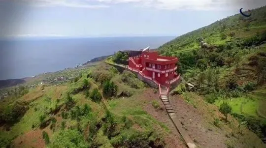 Bird's eye view in Gira Lua