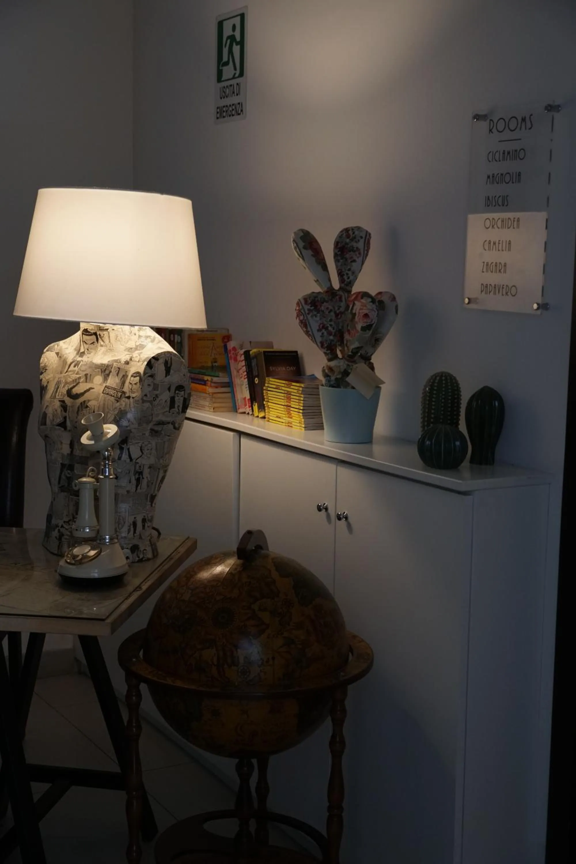 Seating area in Michelangelo Etna Hotel