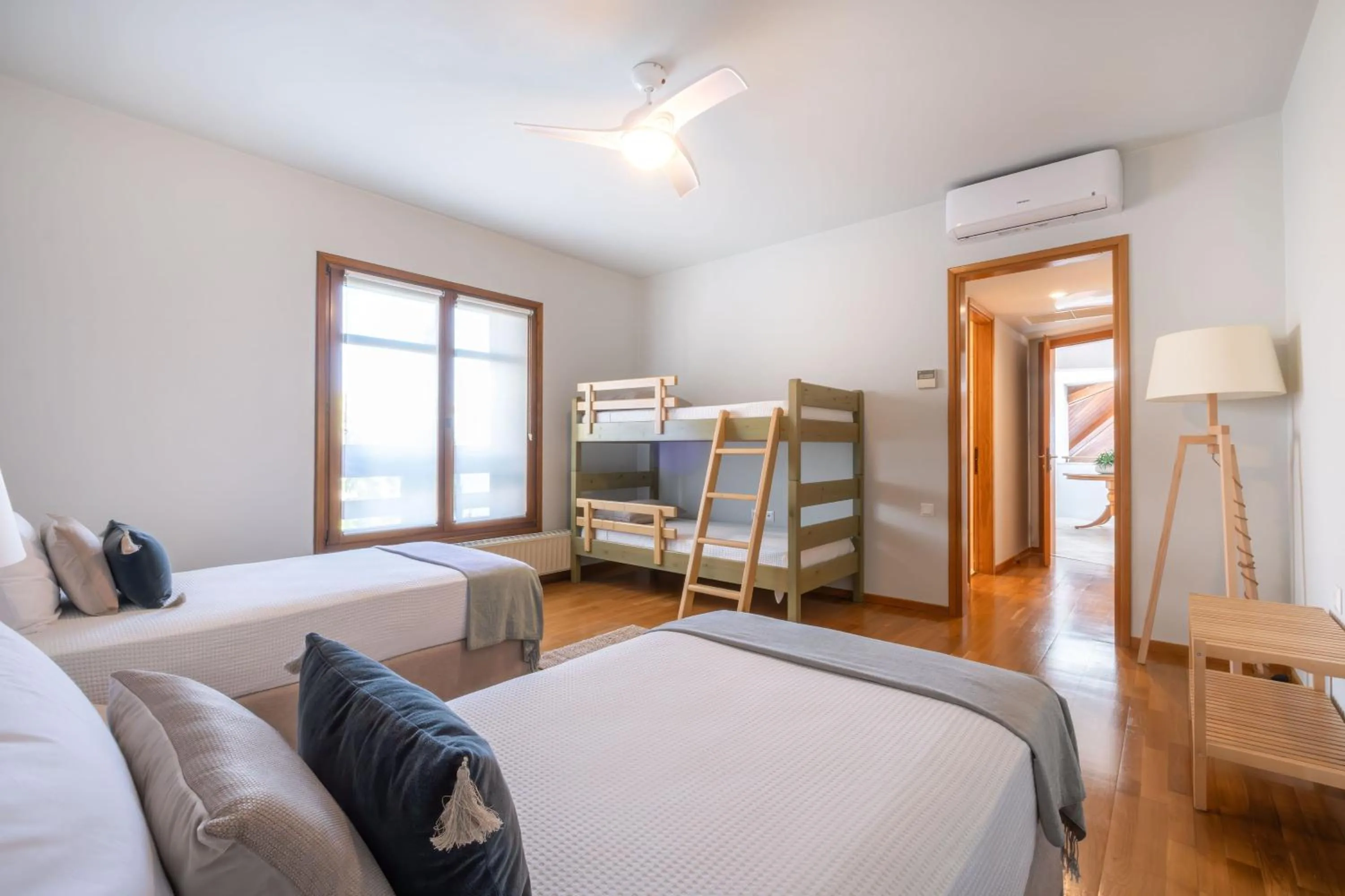Bed in Villa Artisti Marathon