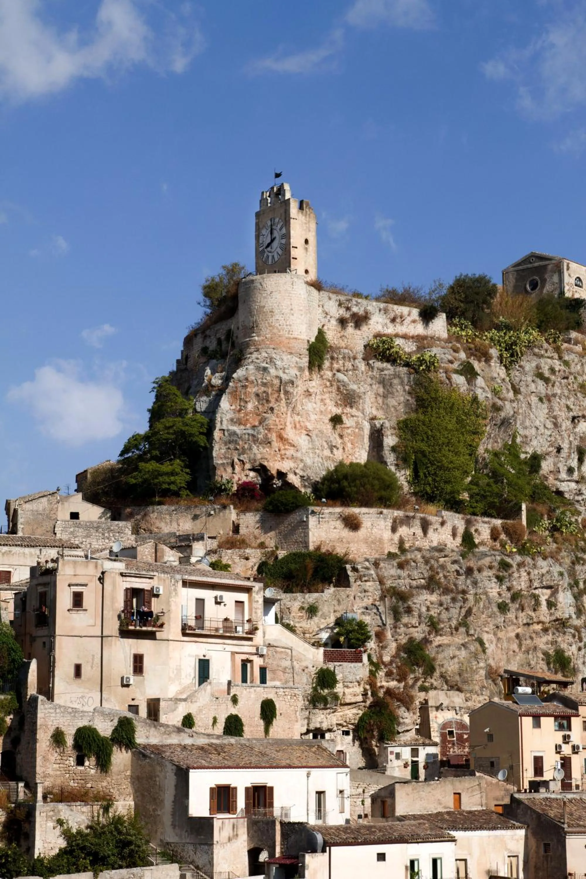 Nearby landmark in Si-Moutique, le Case-grotte degli Avi 2