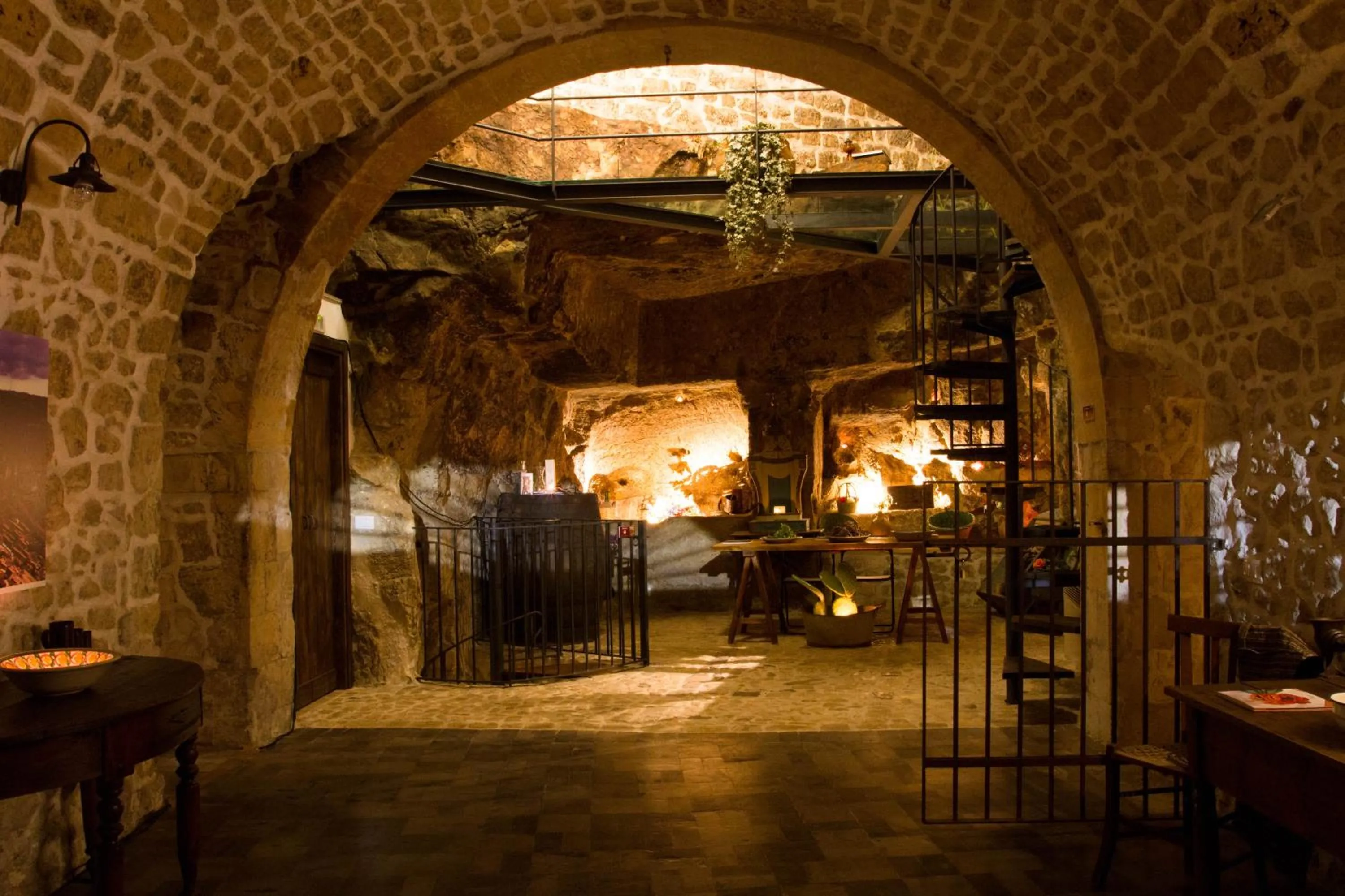 Business facilities in Si-Moutique, le Case-grotte degli Avi 2