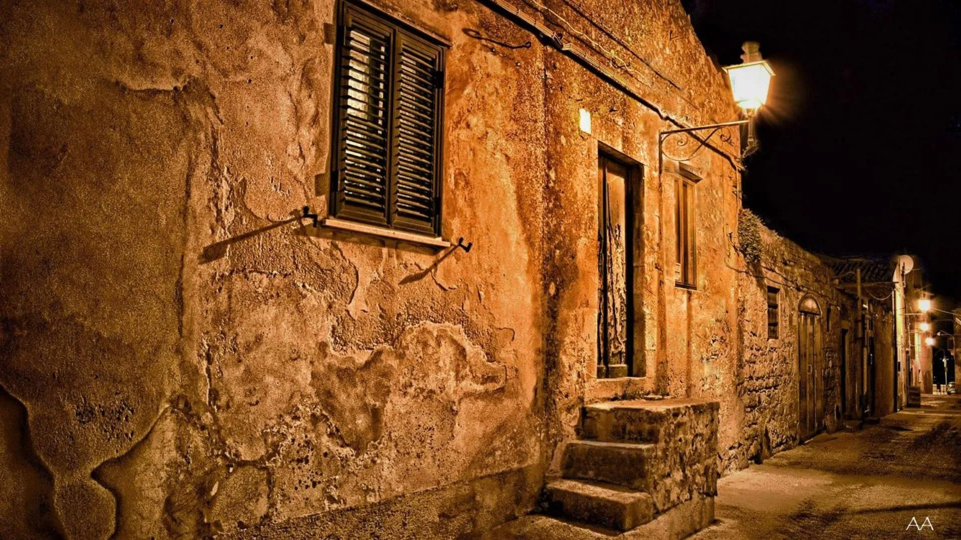 Neighbourhood in Si-Moutique, le Case-grotte degli Avi 2