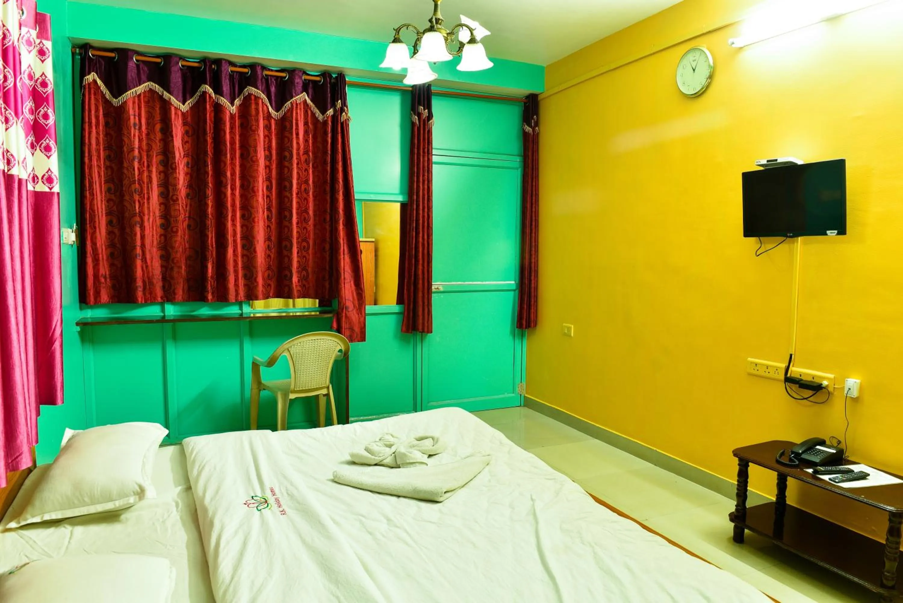 Photo of the whole room, Bed in RK Holiday Home