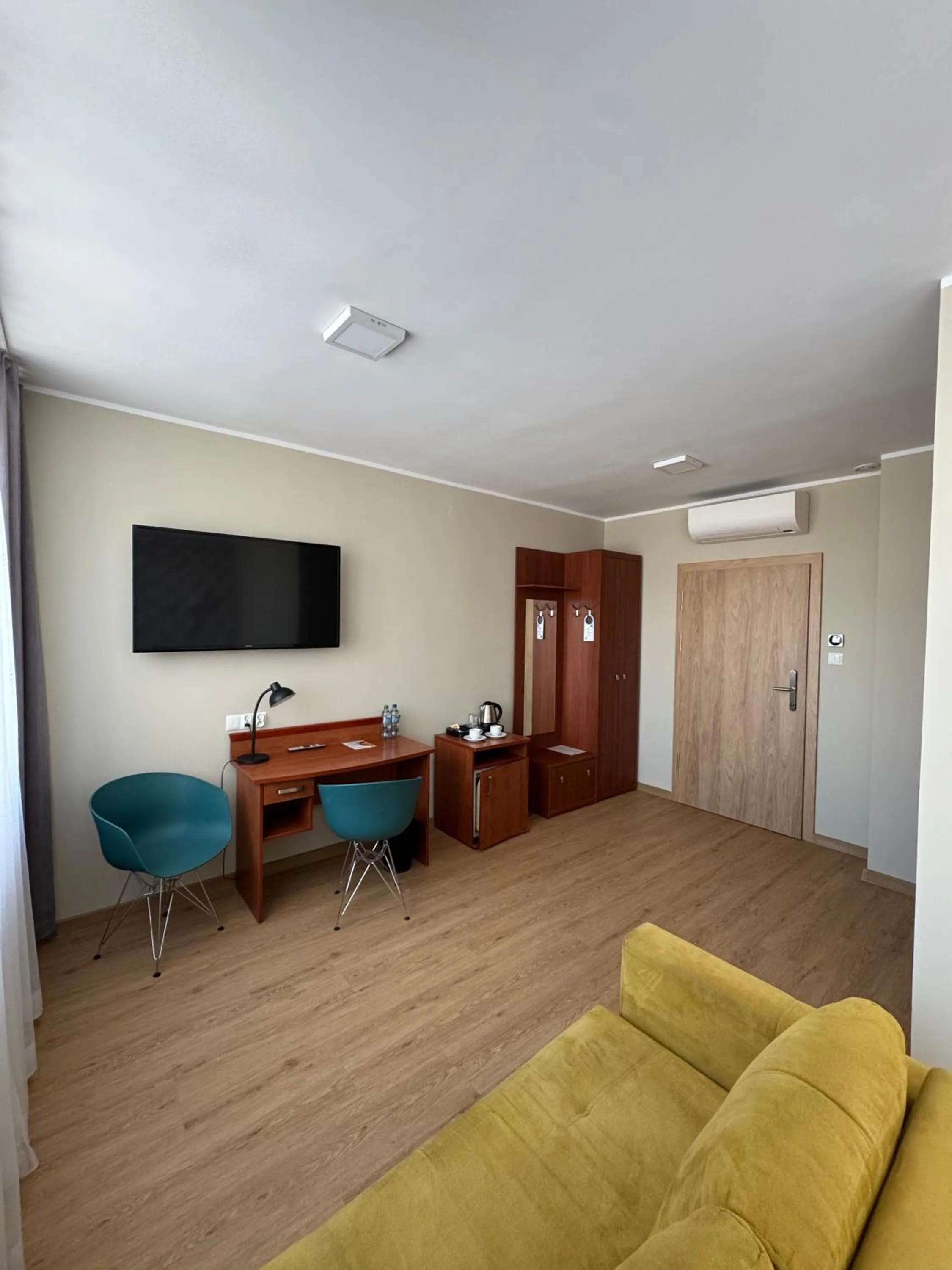 TV and multimedia in Carina Hotel