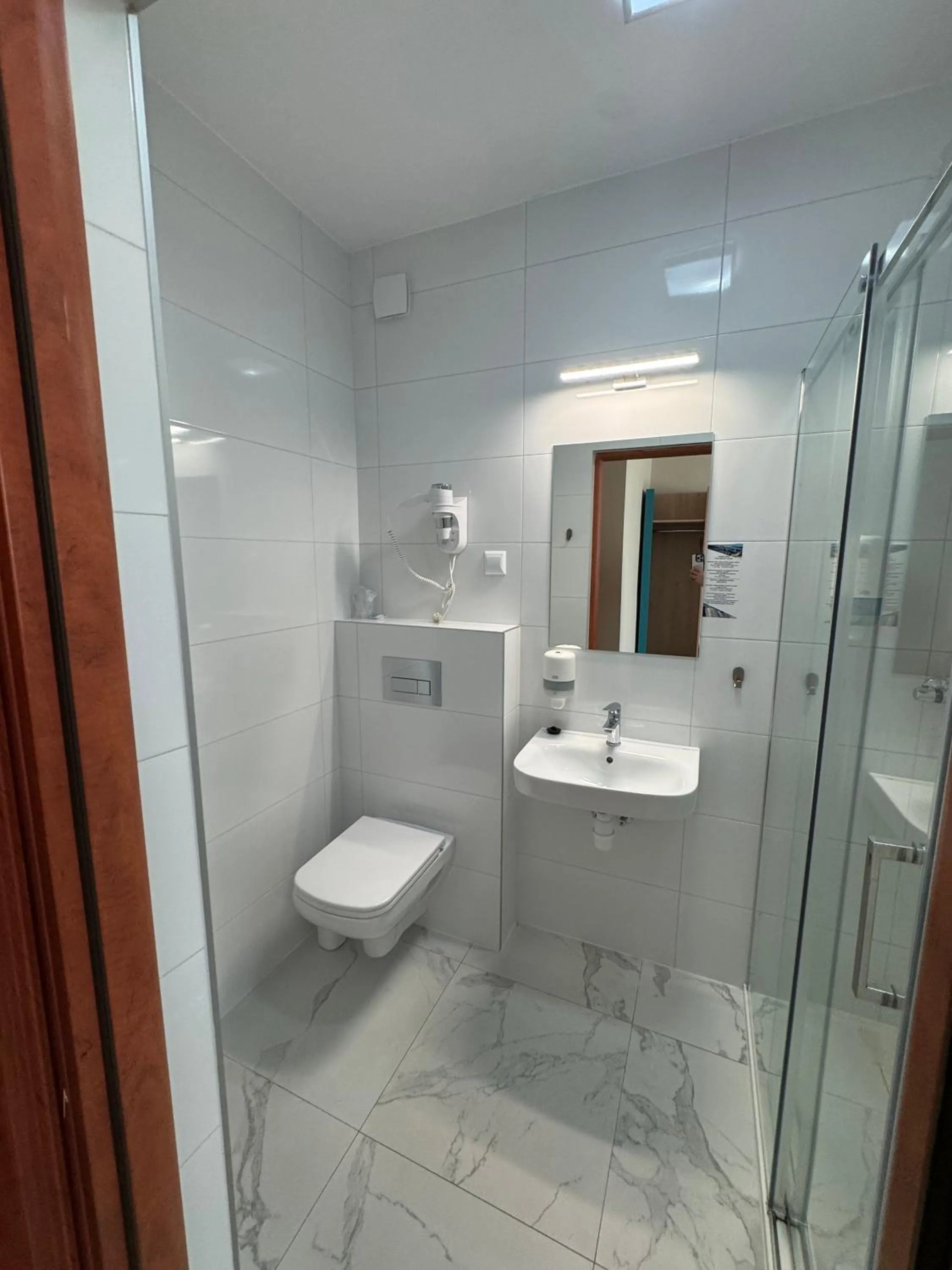 Shower in Carina Hotel