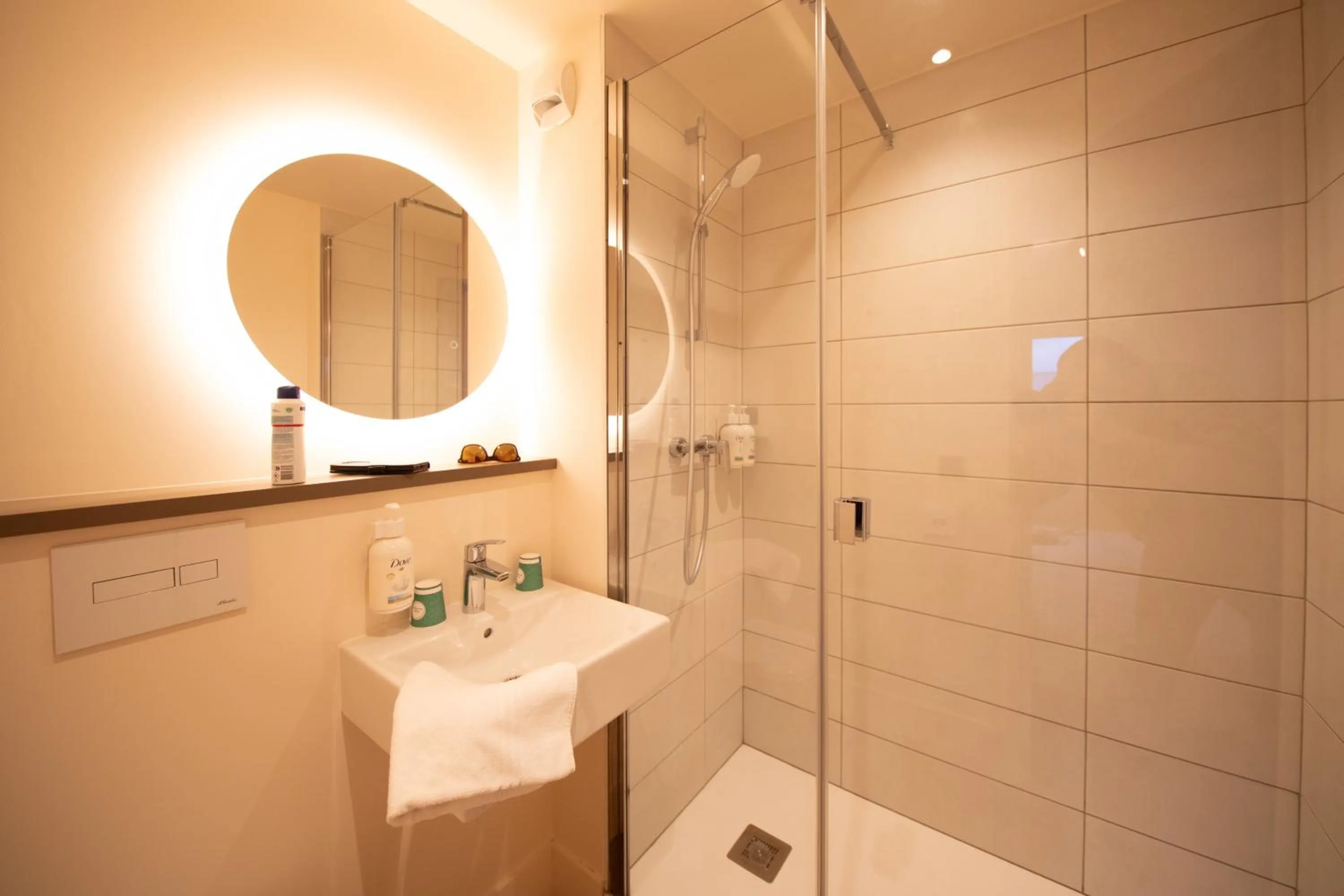 Bathroom in Premiere Classe Annecy Cran-Gevrier RÉNOVÉ EN 2025