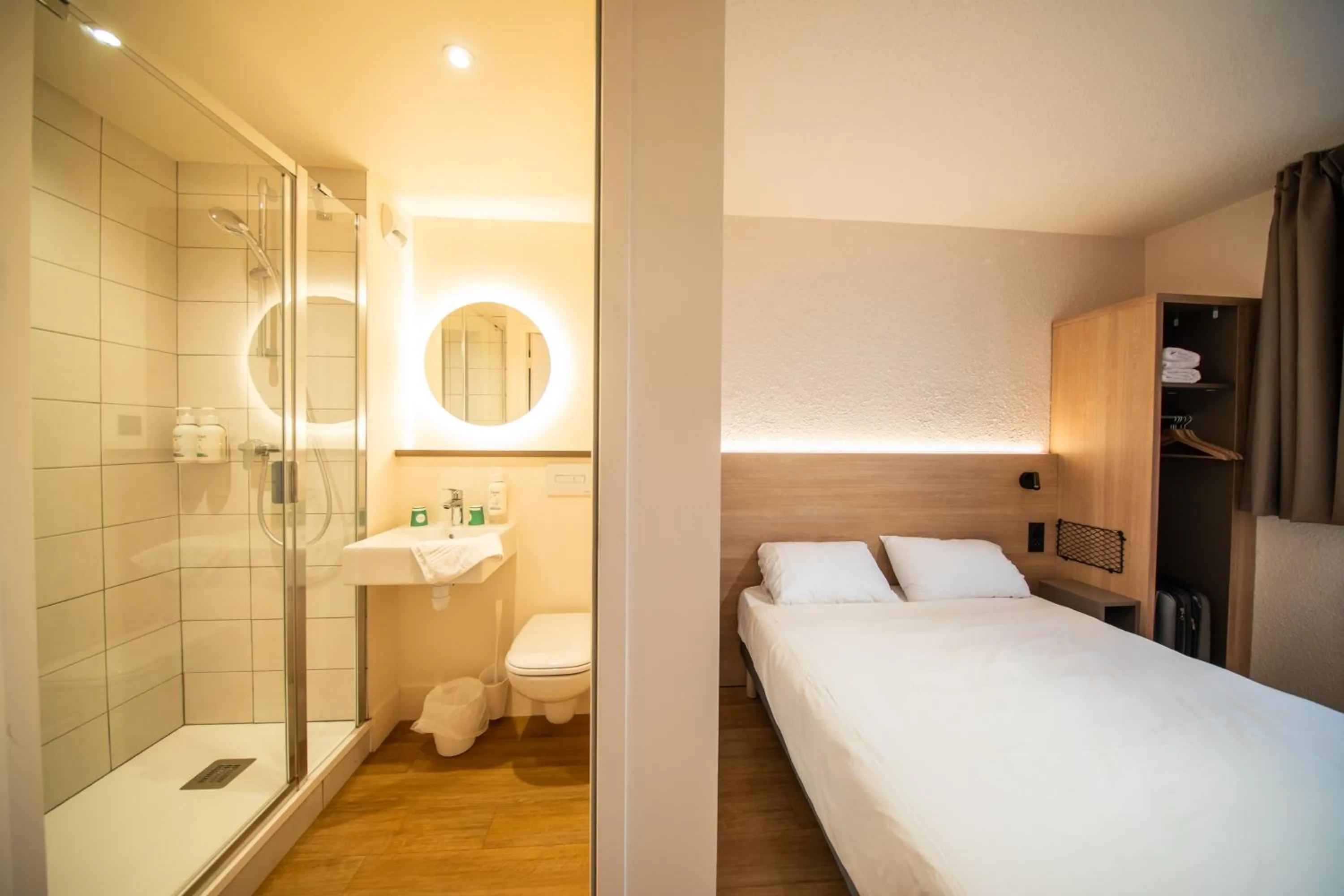 Bedroom, Bed in Premiere Classe Annecy Cran-Gevrier RÉNOVÉ EN 2025