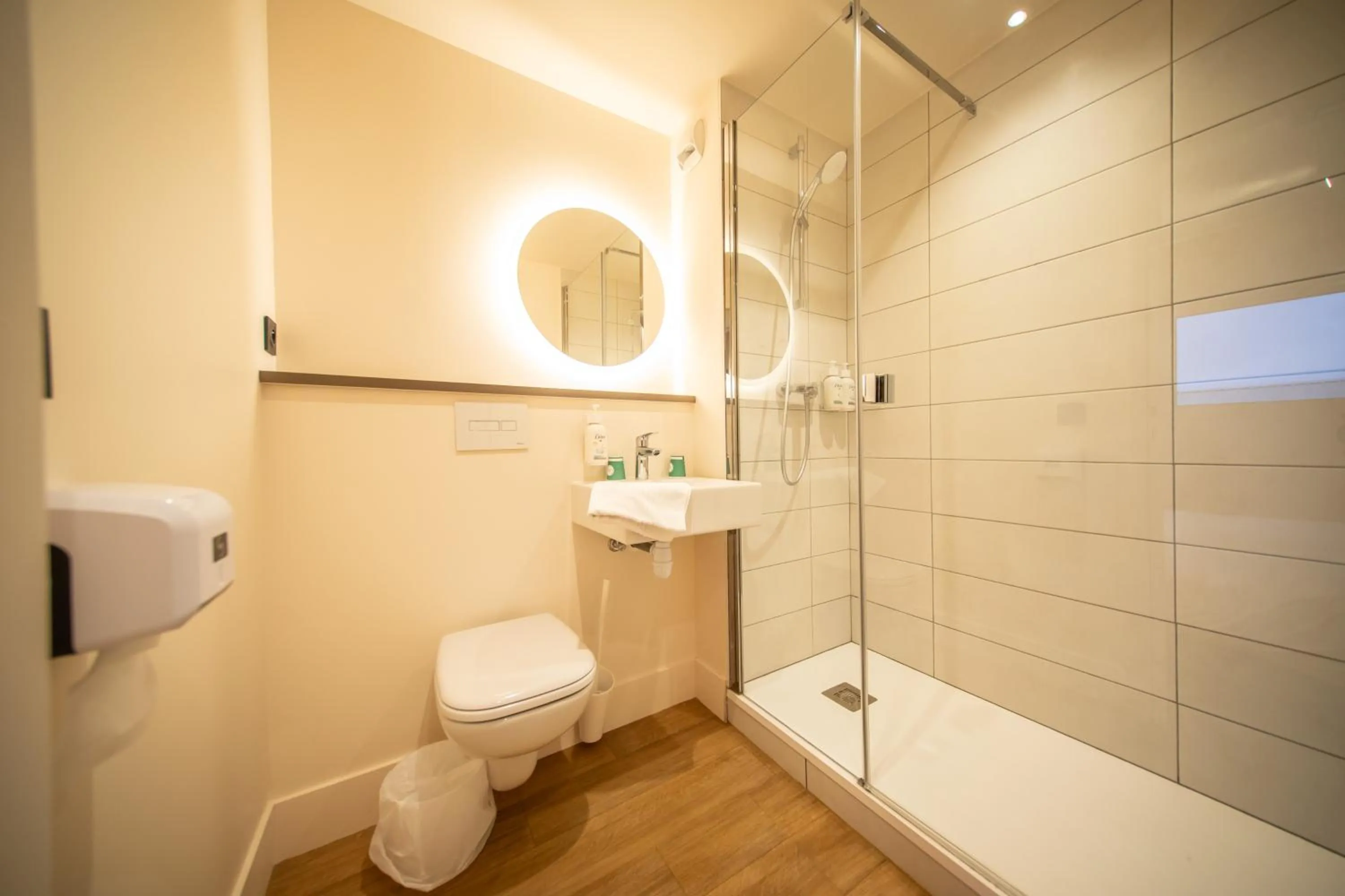 Bathroom in Premiere Classe Annecy Cran-Gevrier RÉNOVÉ EN 2025