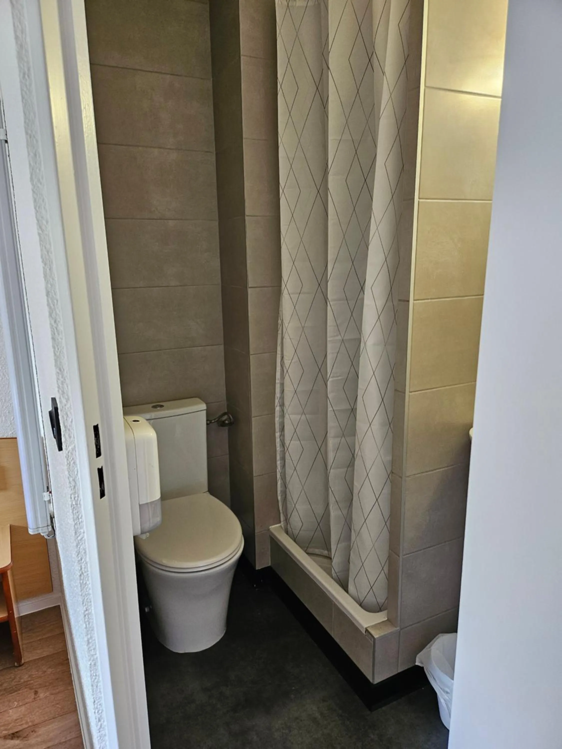 Bathroom in Premiere Classe Annecy Cran-Gevrier RÉNOVÉ EN 2025