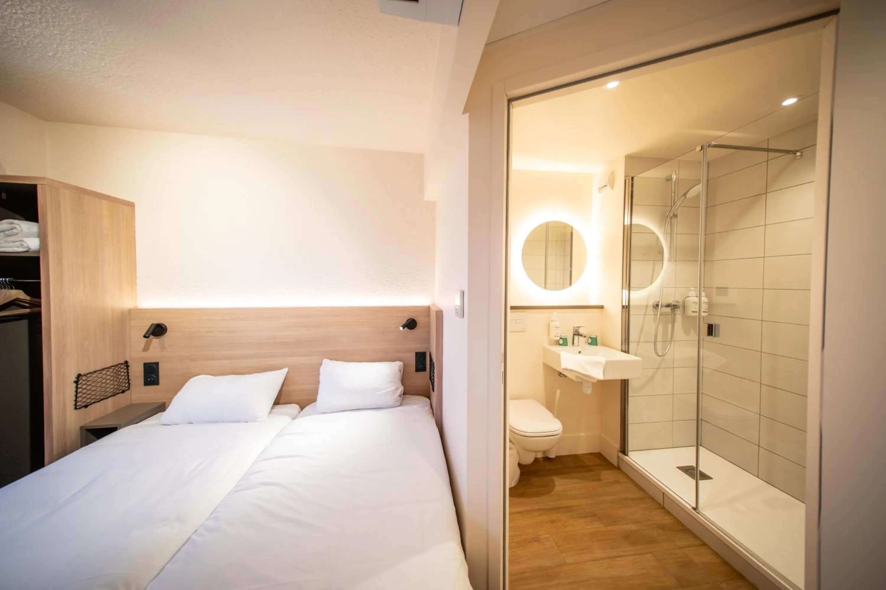 Bedroom, Bed in Premiere Classe Annecy Cran-Gevrier RÉNOVÉ EN 2025