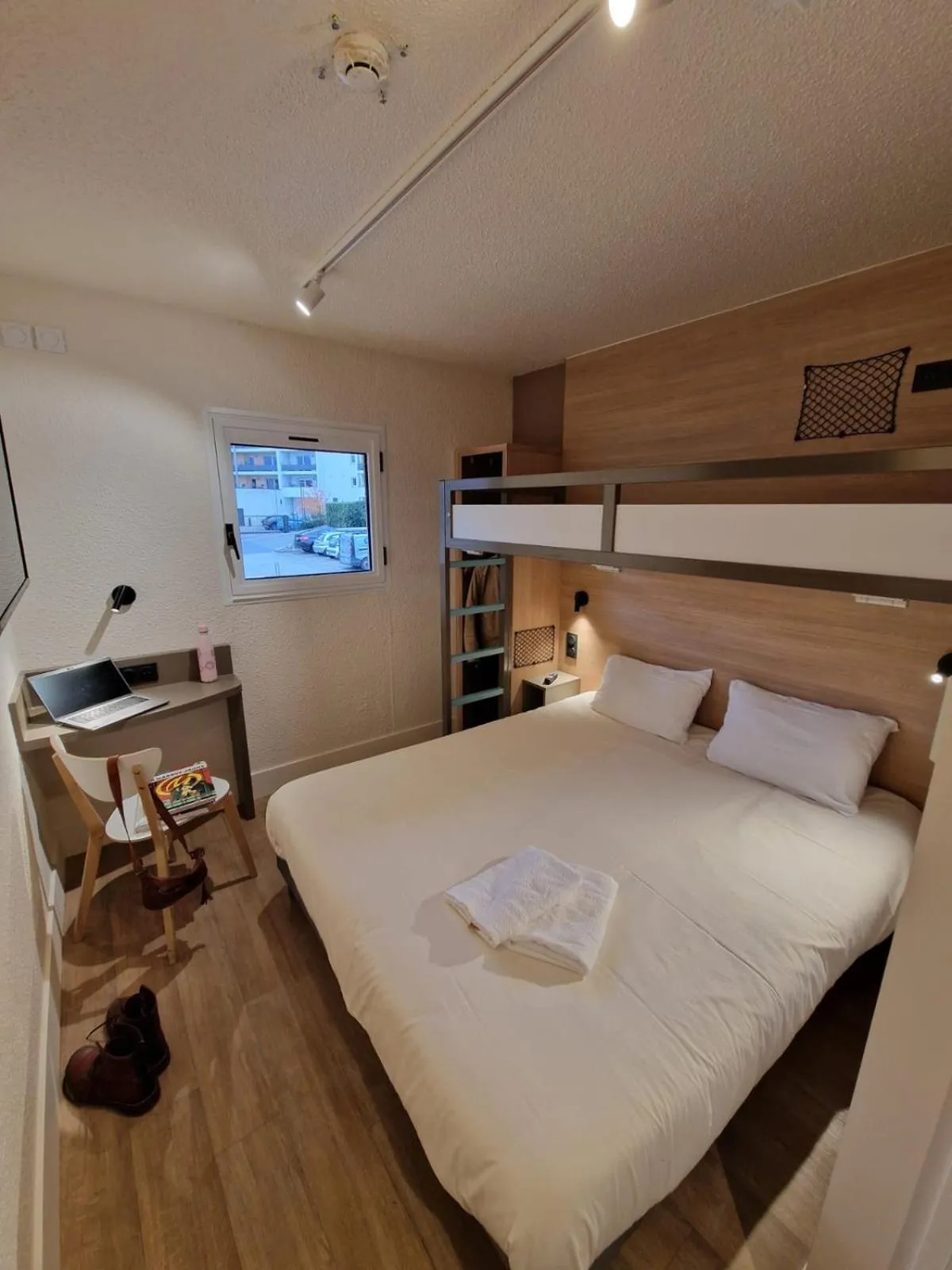 Photo of the whole room, Bed in Premiere Classe Annecy Cran-Gevrier RÉNOVÉ EN 2025