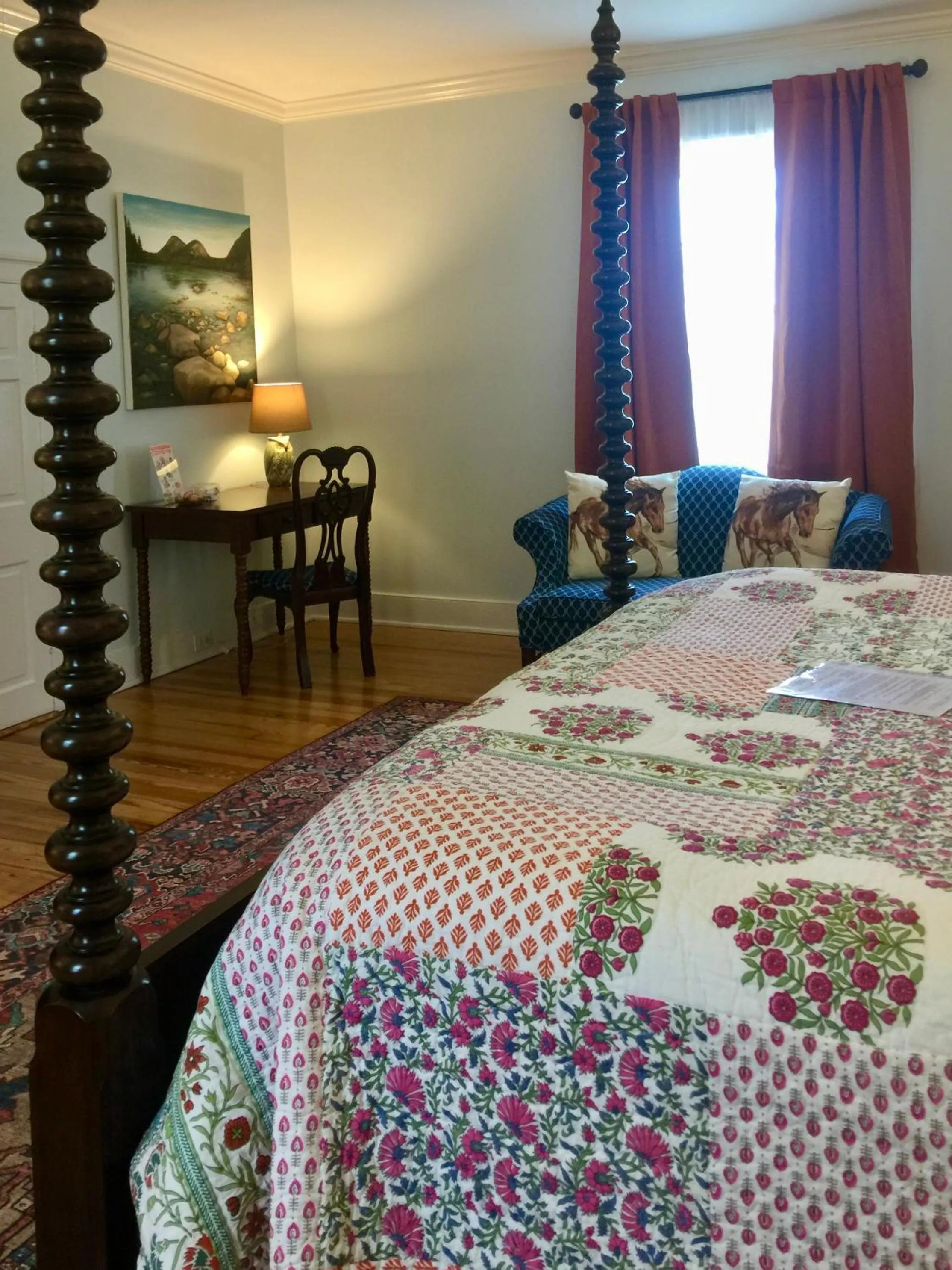 Bed in Charred Oaks Inn