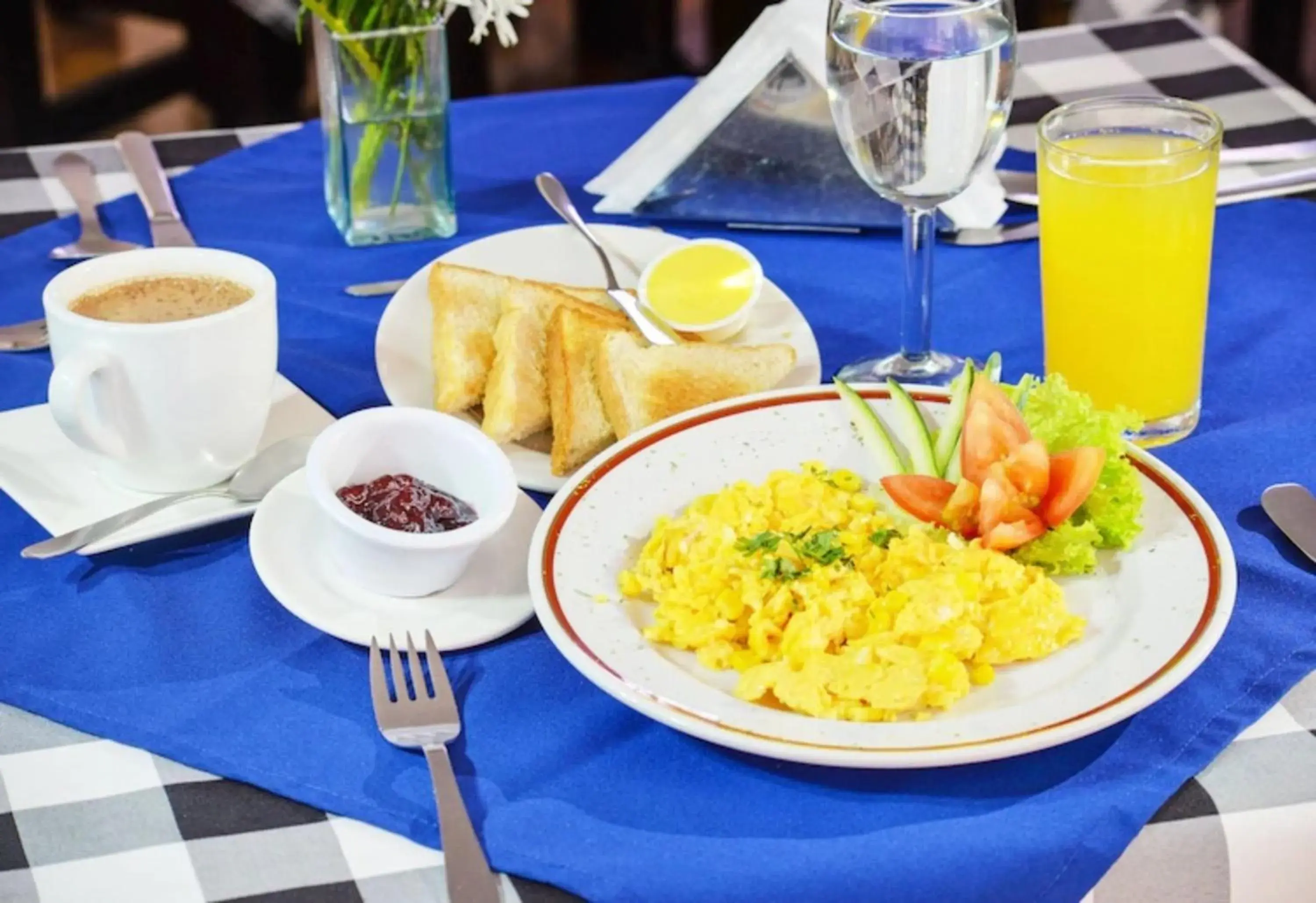 Restaurant/places to eat in Hotel Thama Restaurant/places to eat in Hotel Thama