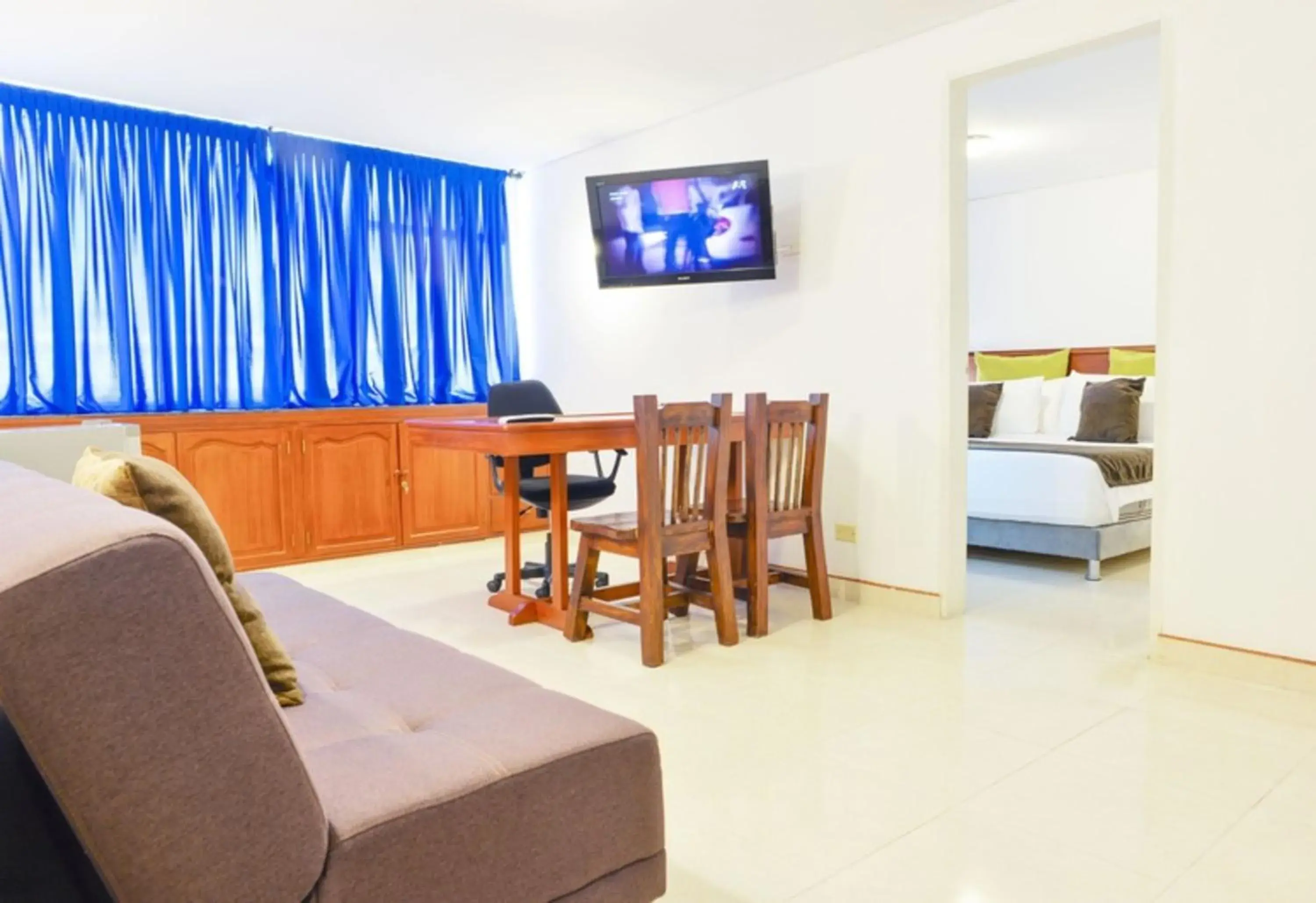 TV and multimedia, Bed in Hotel Thama TV and multimedia, Bed in Hotel Thama