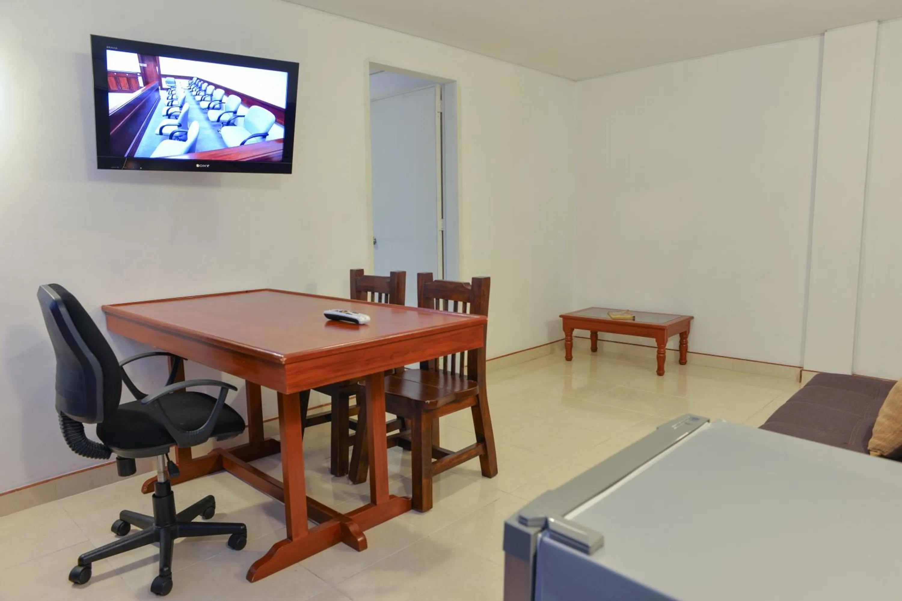 TV and multimedia in Hotel Thama