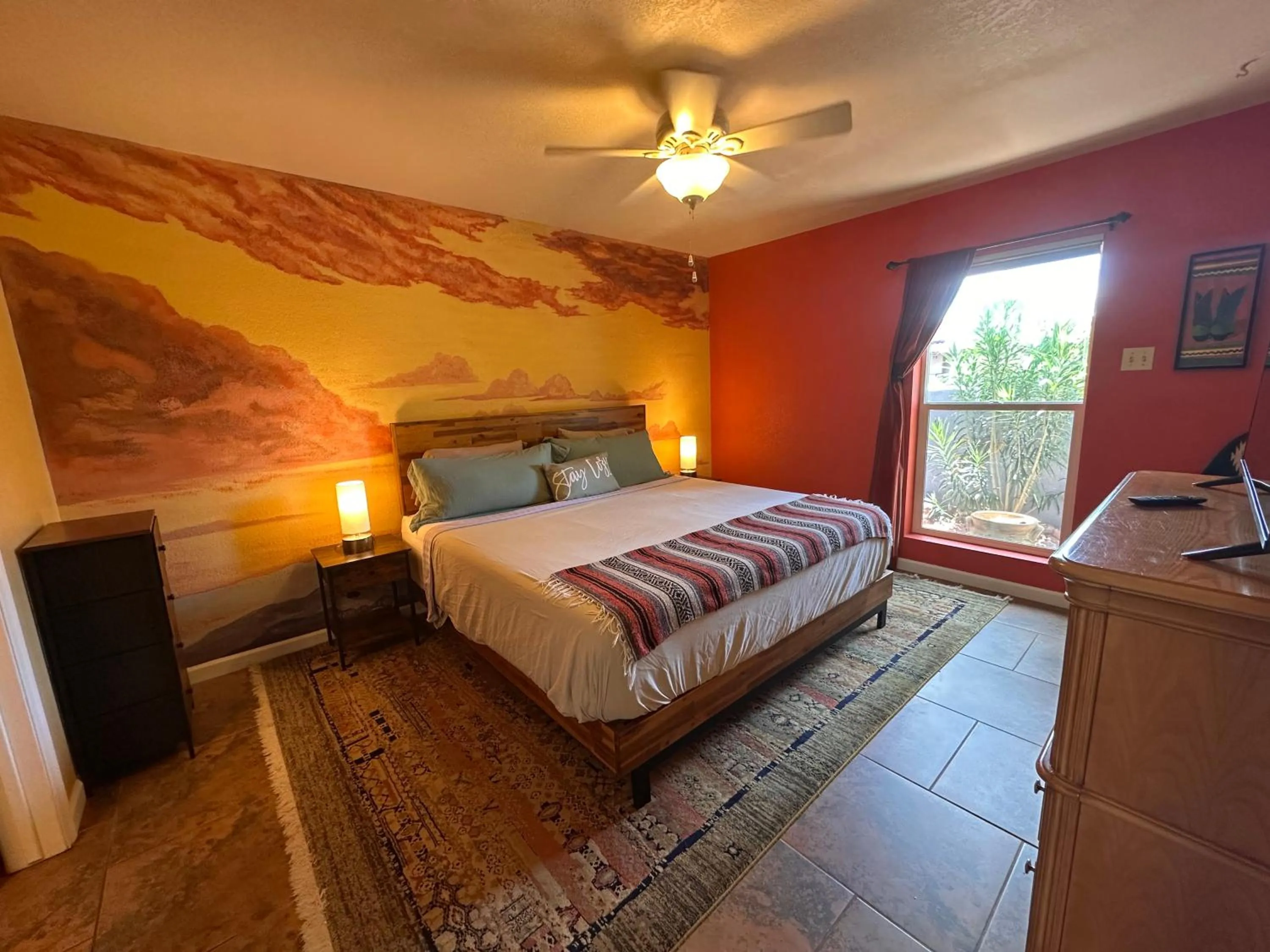 Bed in Cozy Cactus Inn