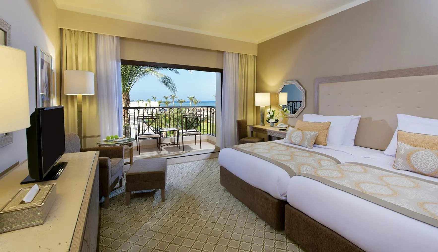 Photo of the whole room, Bed in Steigenberger Alcazar