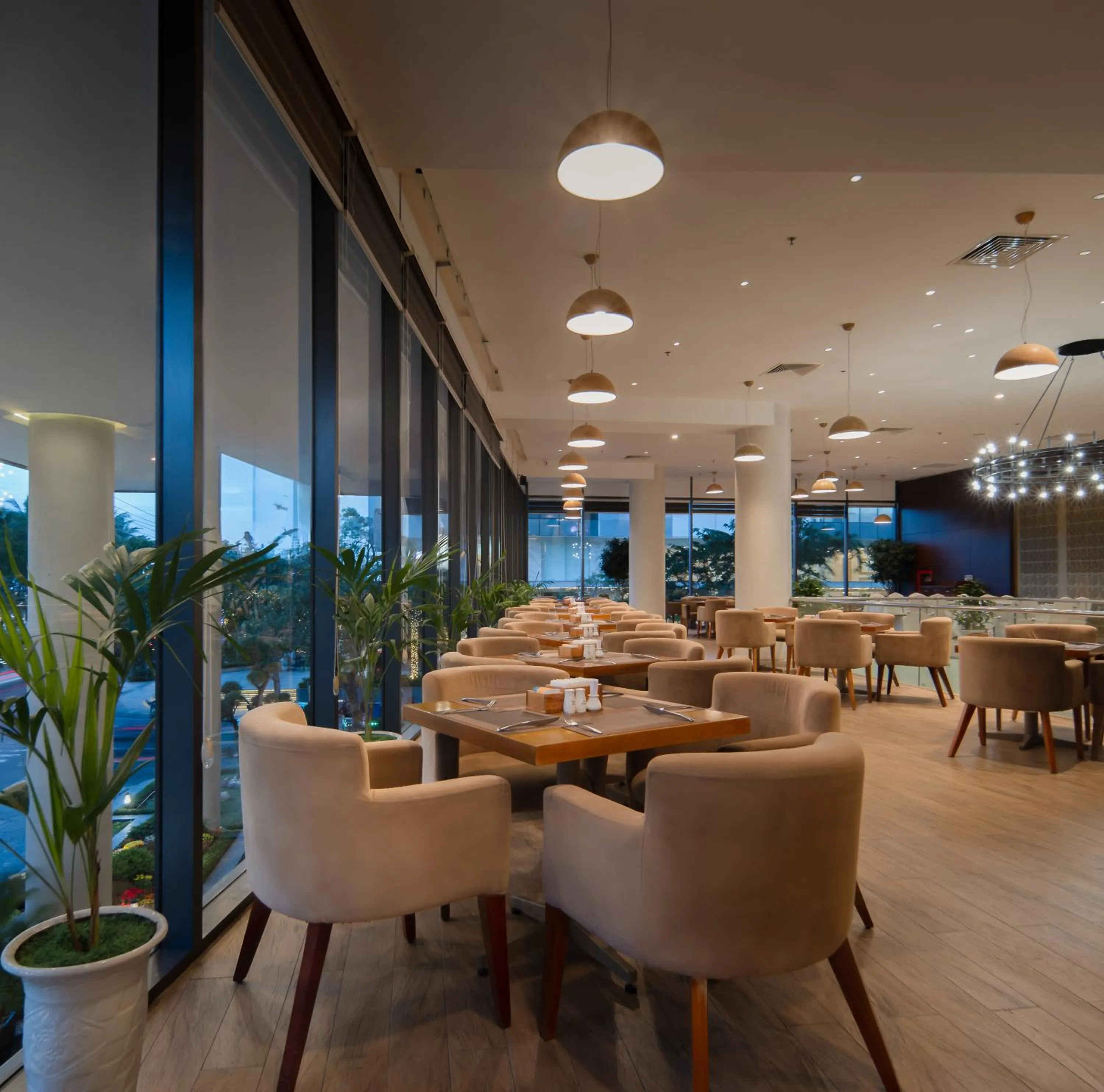 Restaurant/places to eat in Starcity Hotel & Condotel Beachfront Nha Trang