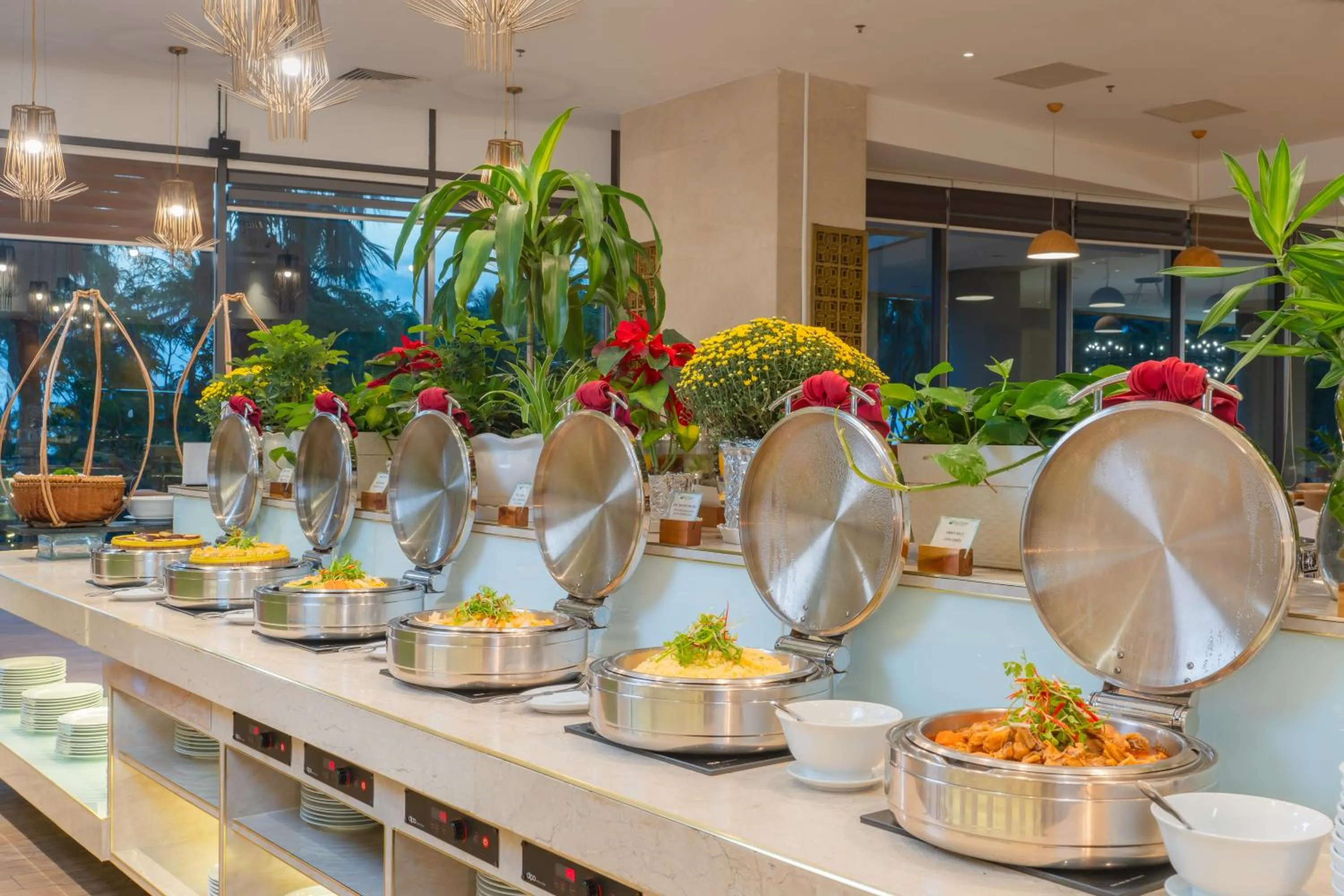 Restaurant/places to eat in Starcity Hotel & Condotel Beachfront Nha Trang