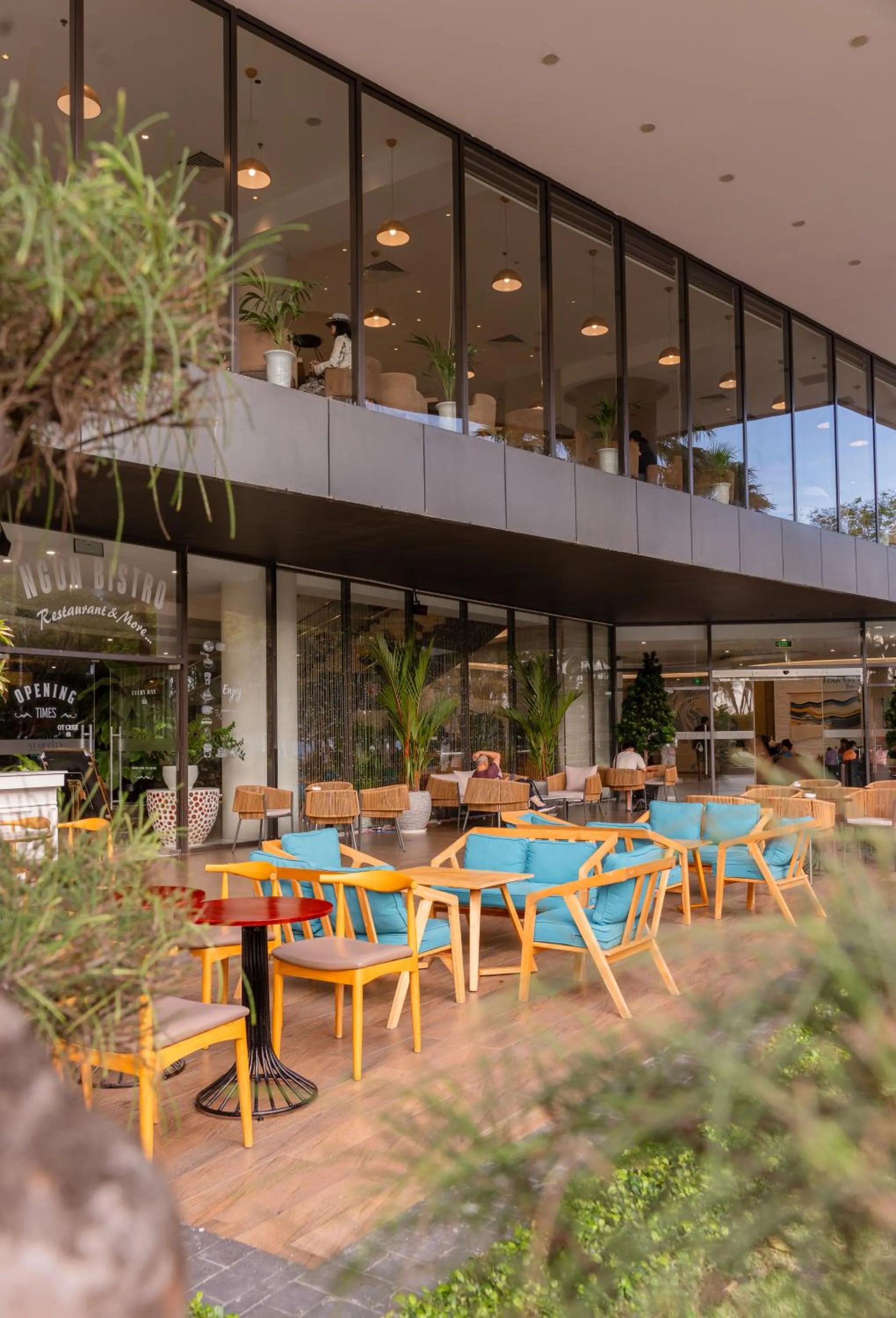 Restaurant/places to eat in Starcity Hotel & Condotel Beachfront Nha Trang