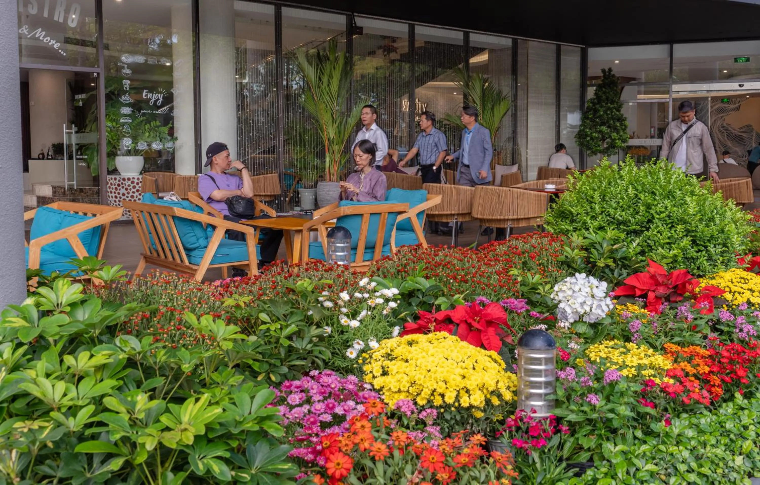 Restaurant/places to eat in Starcity Hotel & Condotel Beachfront Nha Trang