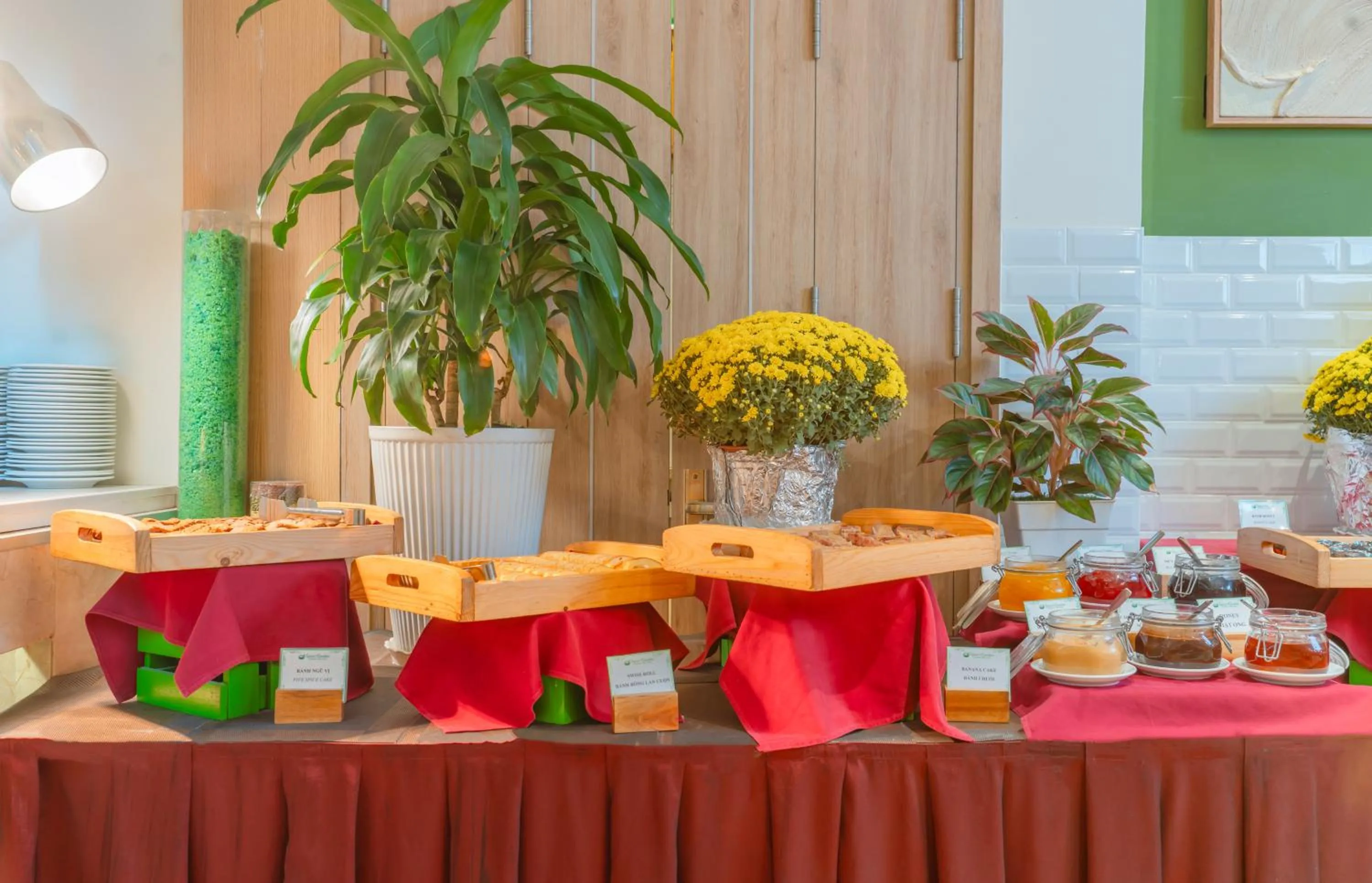 Restaurant/places to eat in Starcity Hotel & Condotel Beachfront Nha Trang