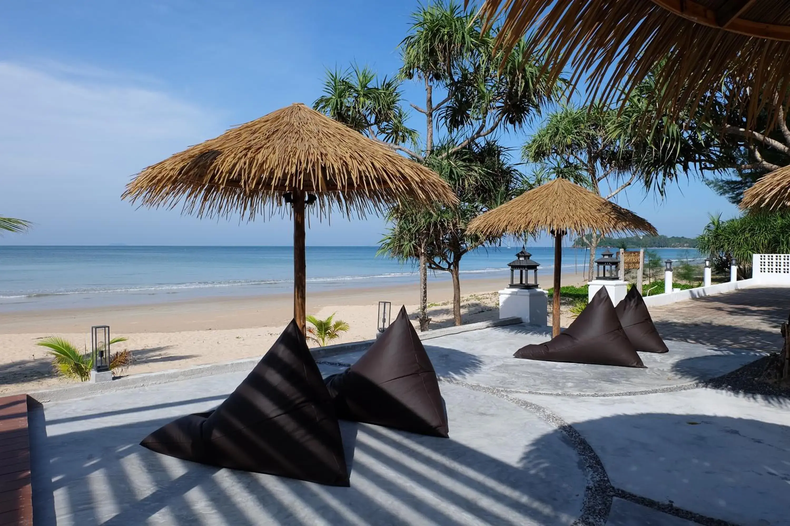 Beach in Lanta Sea House