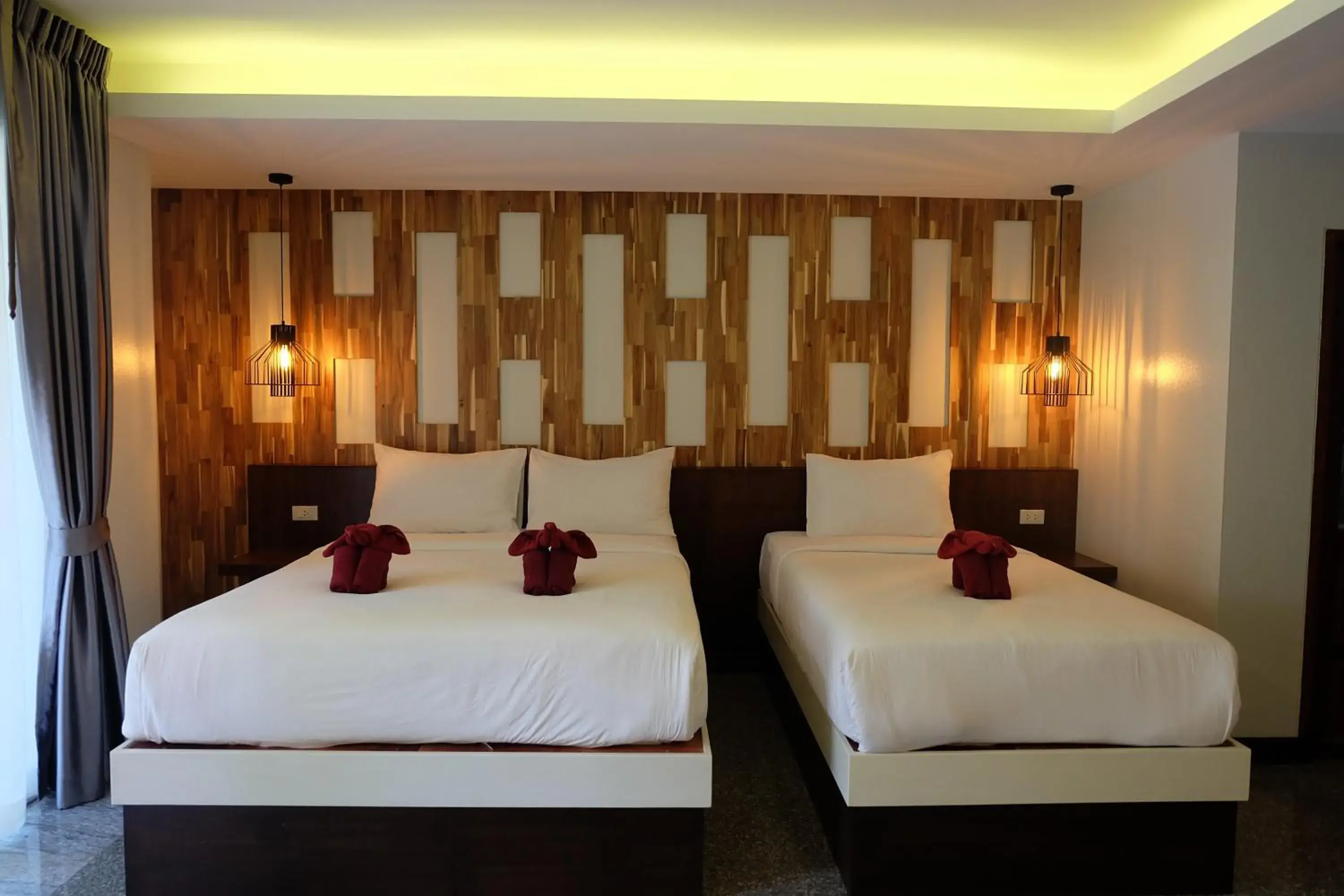 Bed in Lanta Sea House