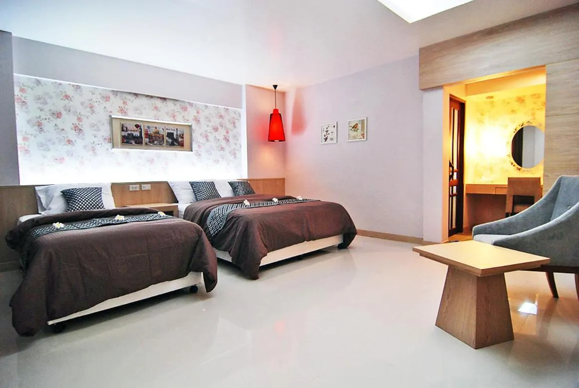 Photo of the whole room, Bed in Lanta Sea House