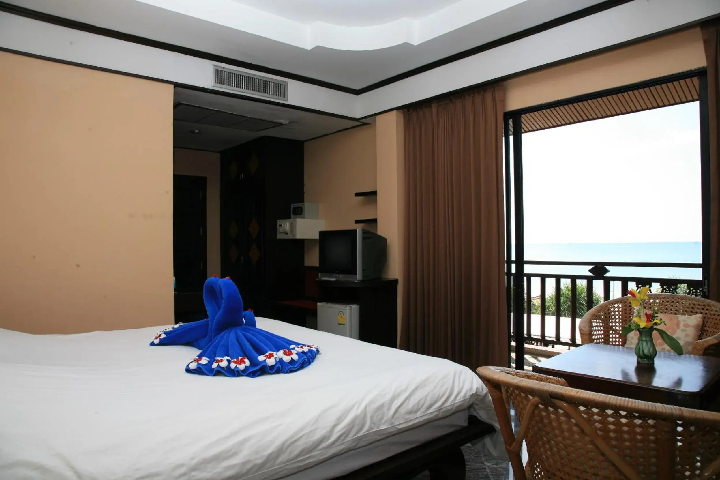 Day, Bed in Lanta Sea House