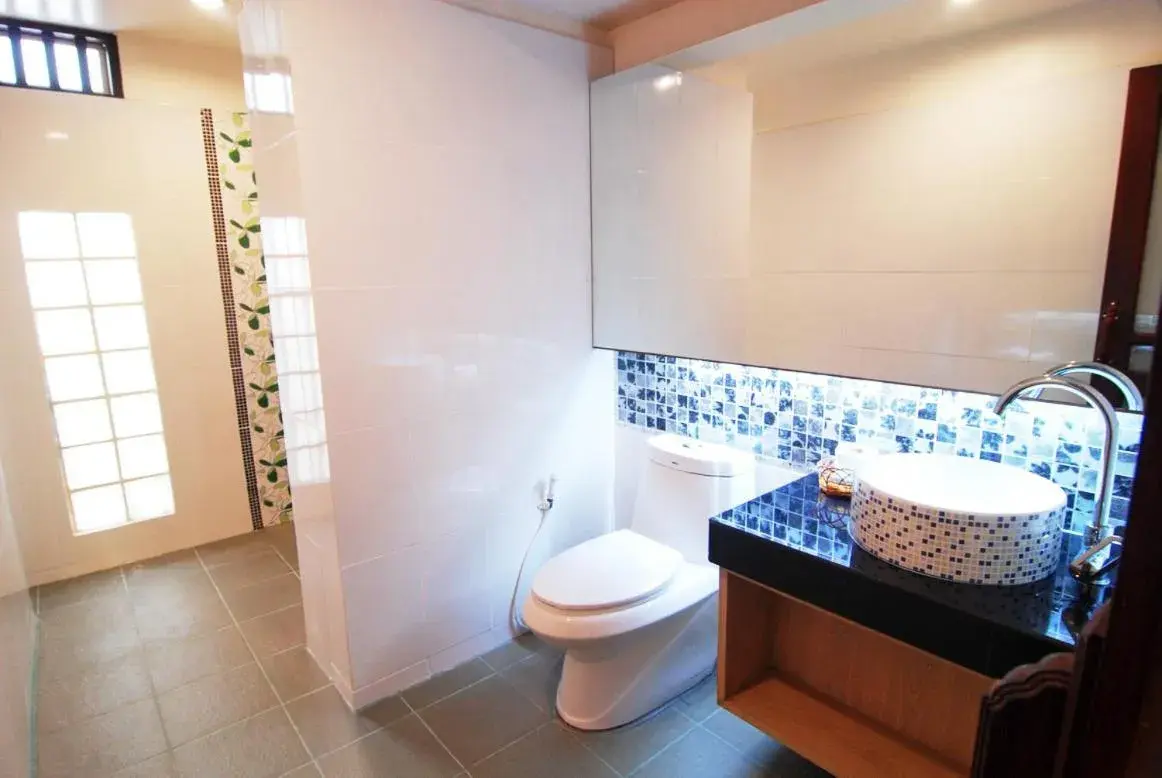 Bathroom in Lanta Sea House