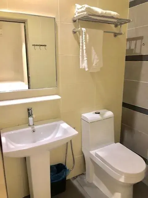 Bathroom in De Champs Hotel
