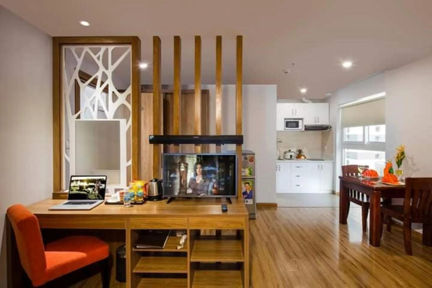 Toilet in Maple Leaf Hotel & Apartment