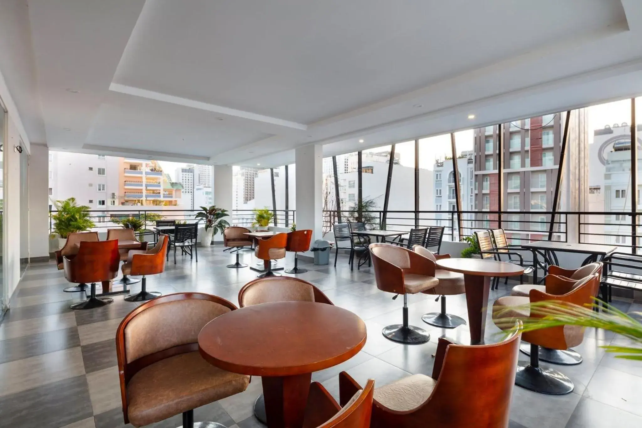 Restaurant/places to eat in Maple Leaf Hotel & Apartment Restaurant/places to eat in Maple Leaf Hotel & Apartment