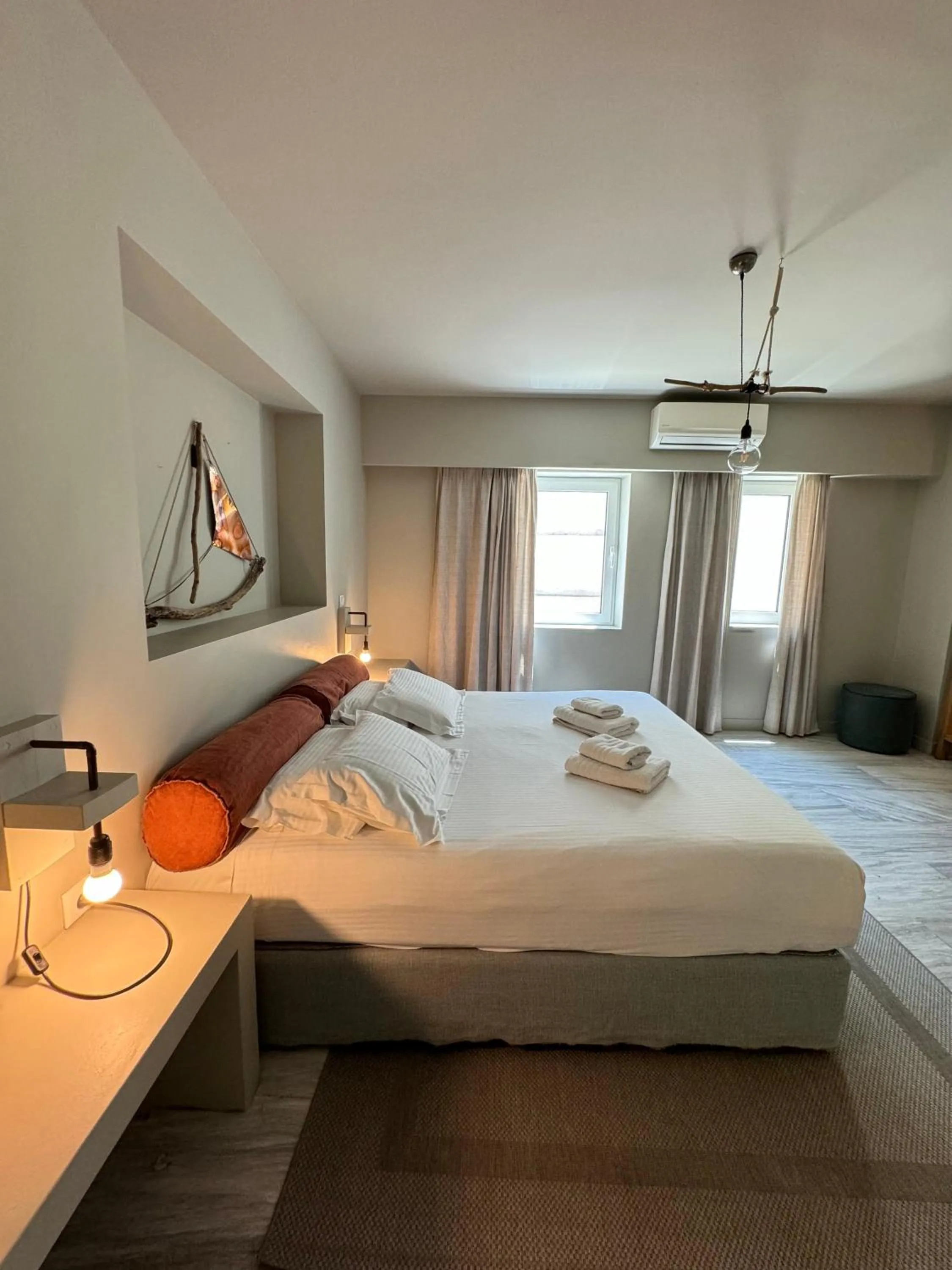 Bedroom, Bed in Lotus Center