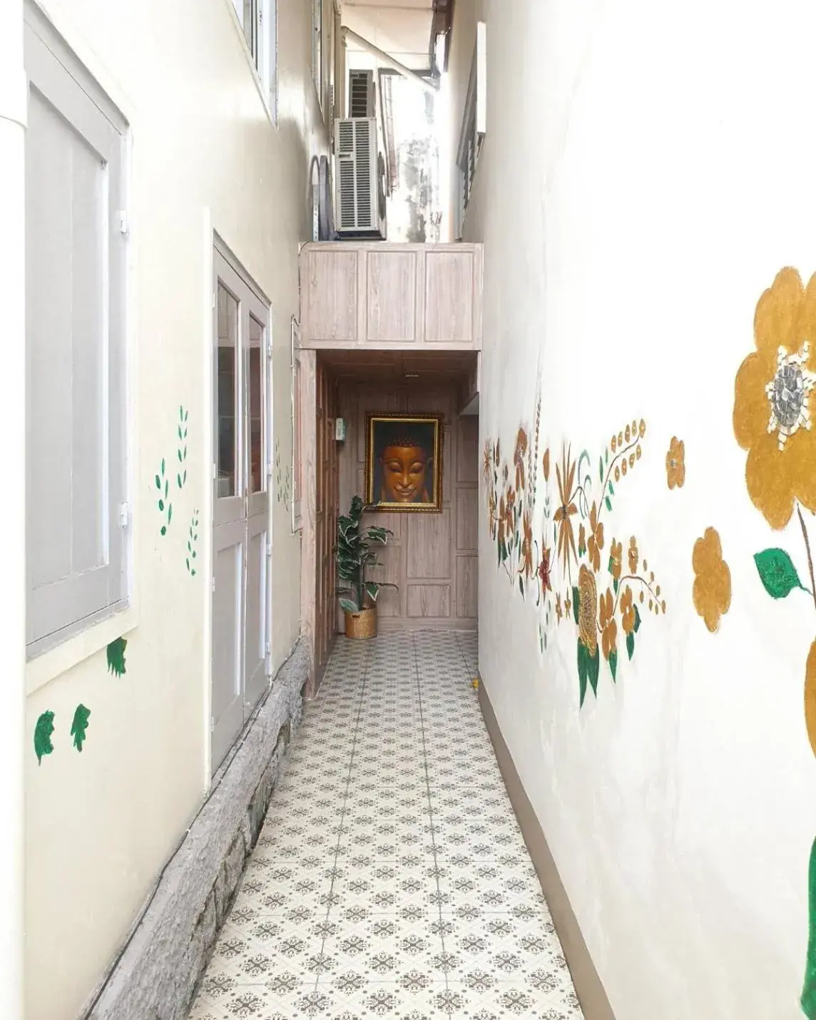 Property building in Dinsomon Hotel Property building in Dinsomon Hotel