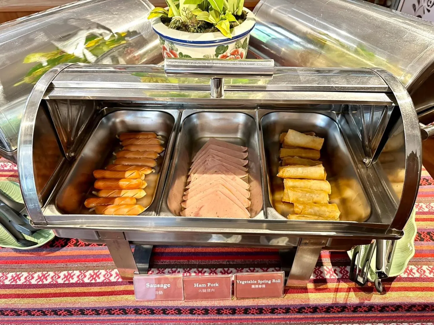 Buffet breakfast in Dinsomon Hotel