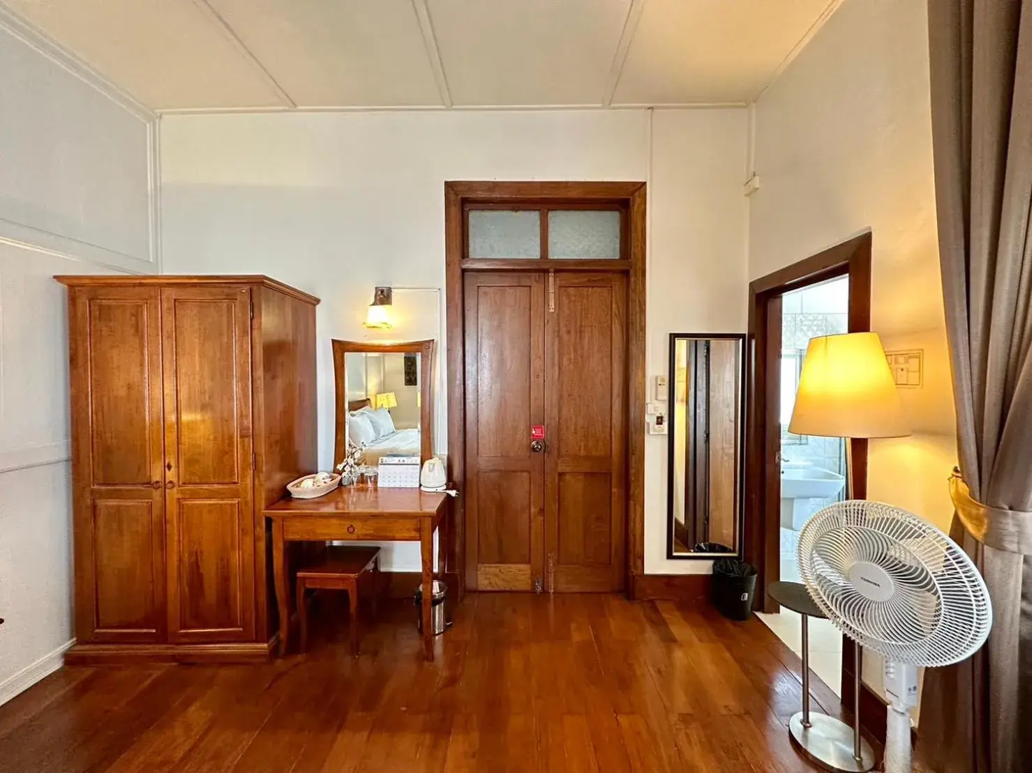 Photo of the whole room, Bed in Dinsomon Hotel Photo of the whole room, Bed in Dinsomon Hotel