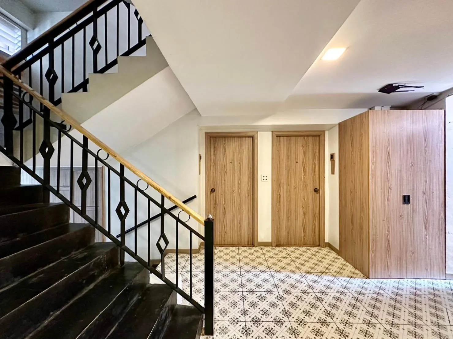 Property building in Dinsomon Hotel