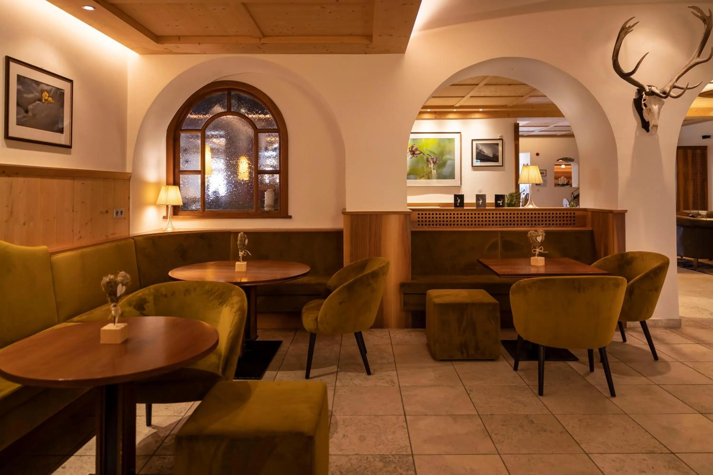 Lounge or bar in Artnatur Dolomites Hotel & Spa