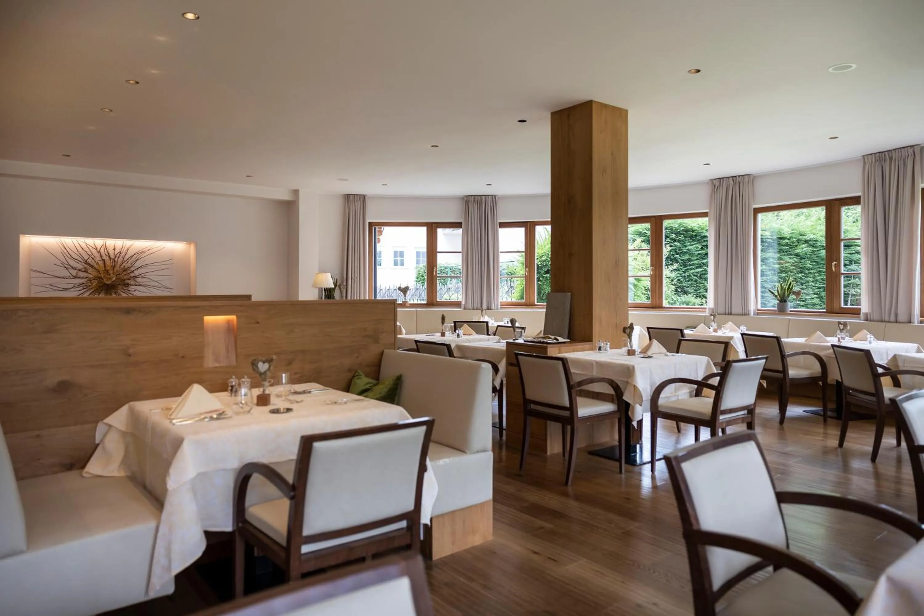 Restaurant/places to eat in Artnatur Dolomites Hotel & Spa