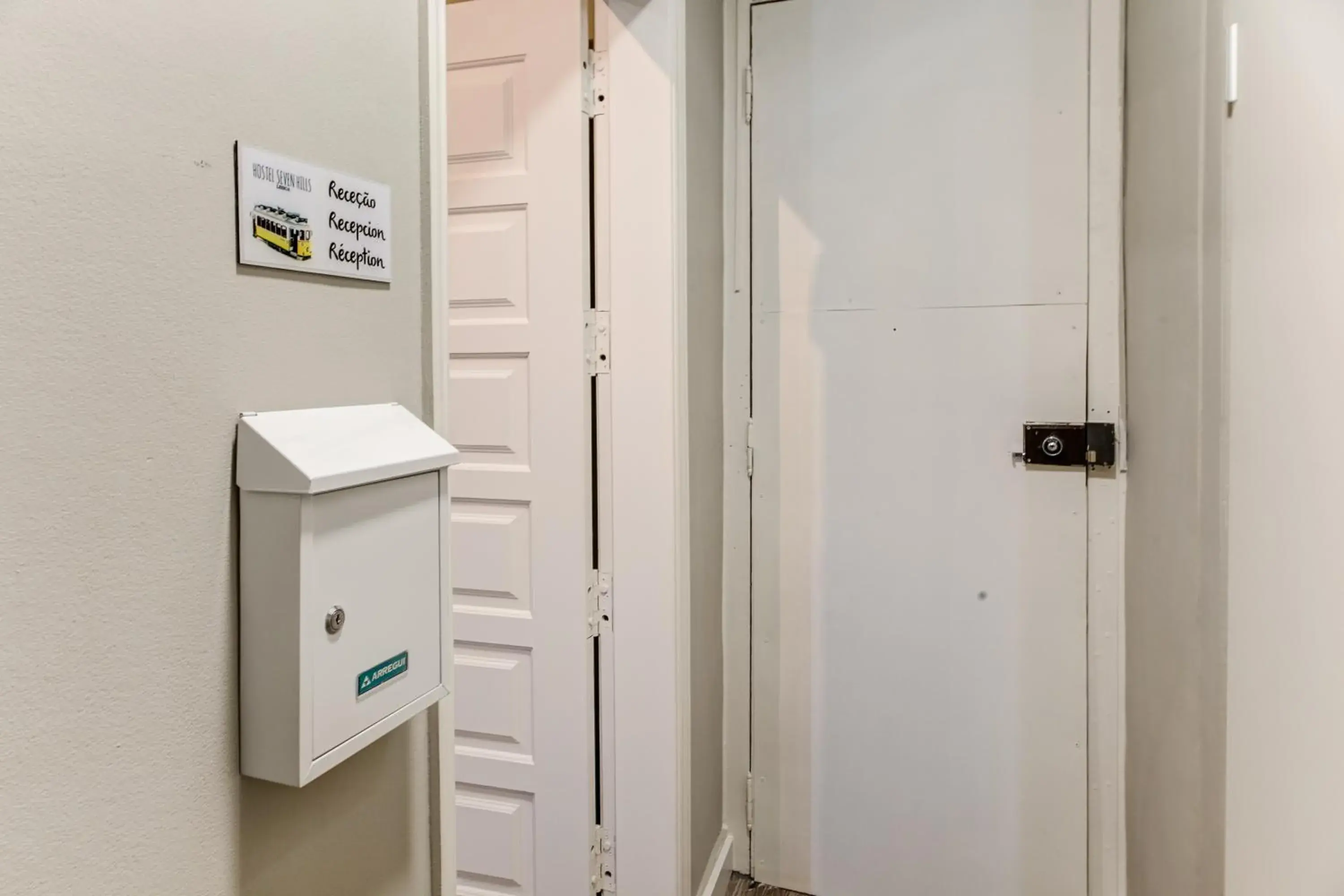 Lobby or reception in Hostel Seven Hills Lobby or reception in Hostel Seven Hills