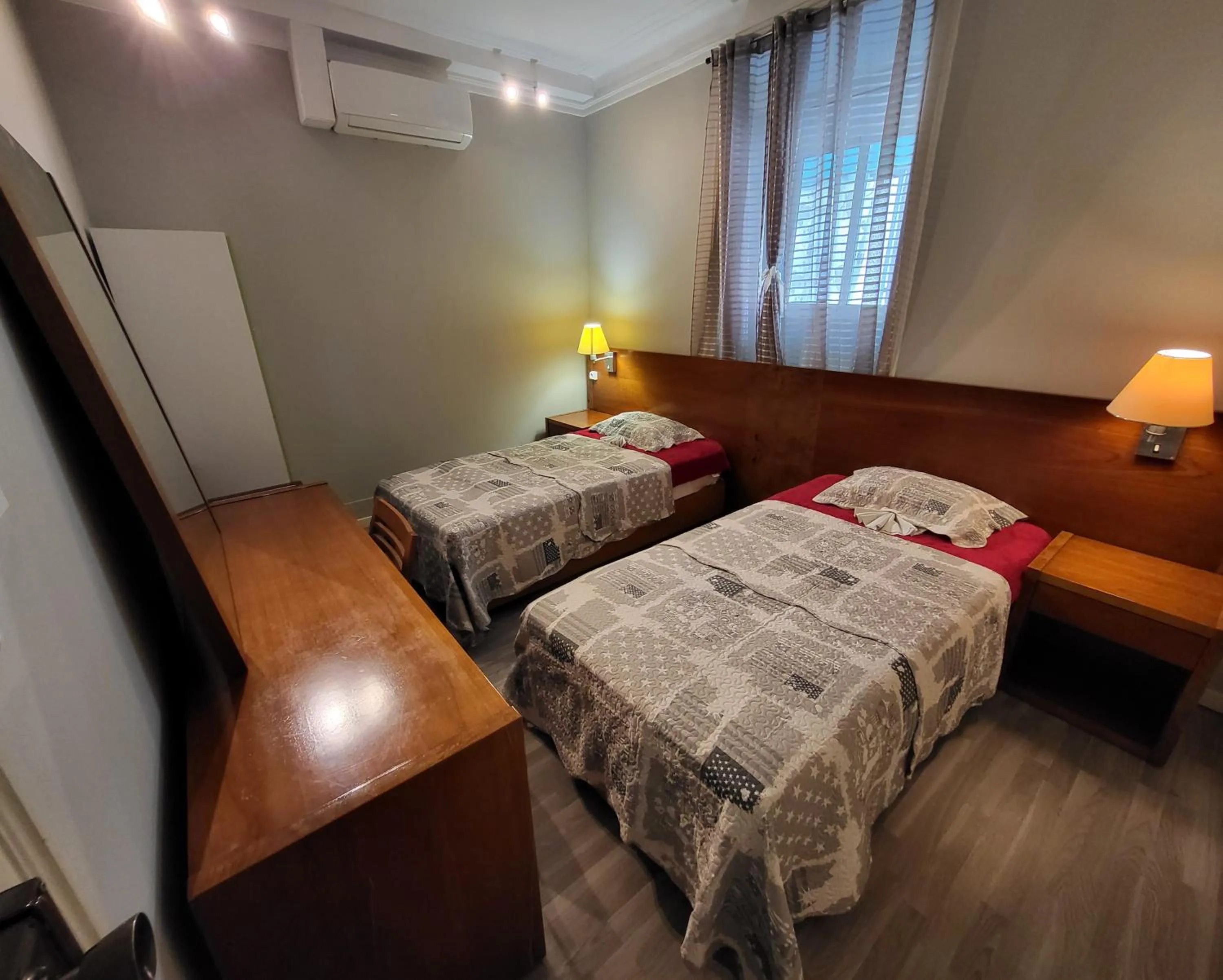 Bedroom, Bed in Hostel Seven Hills