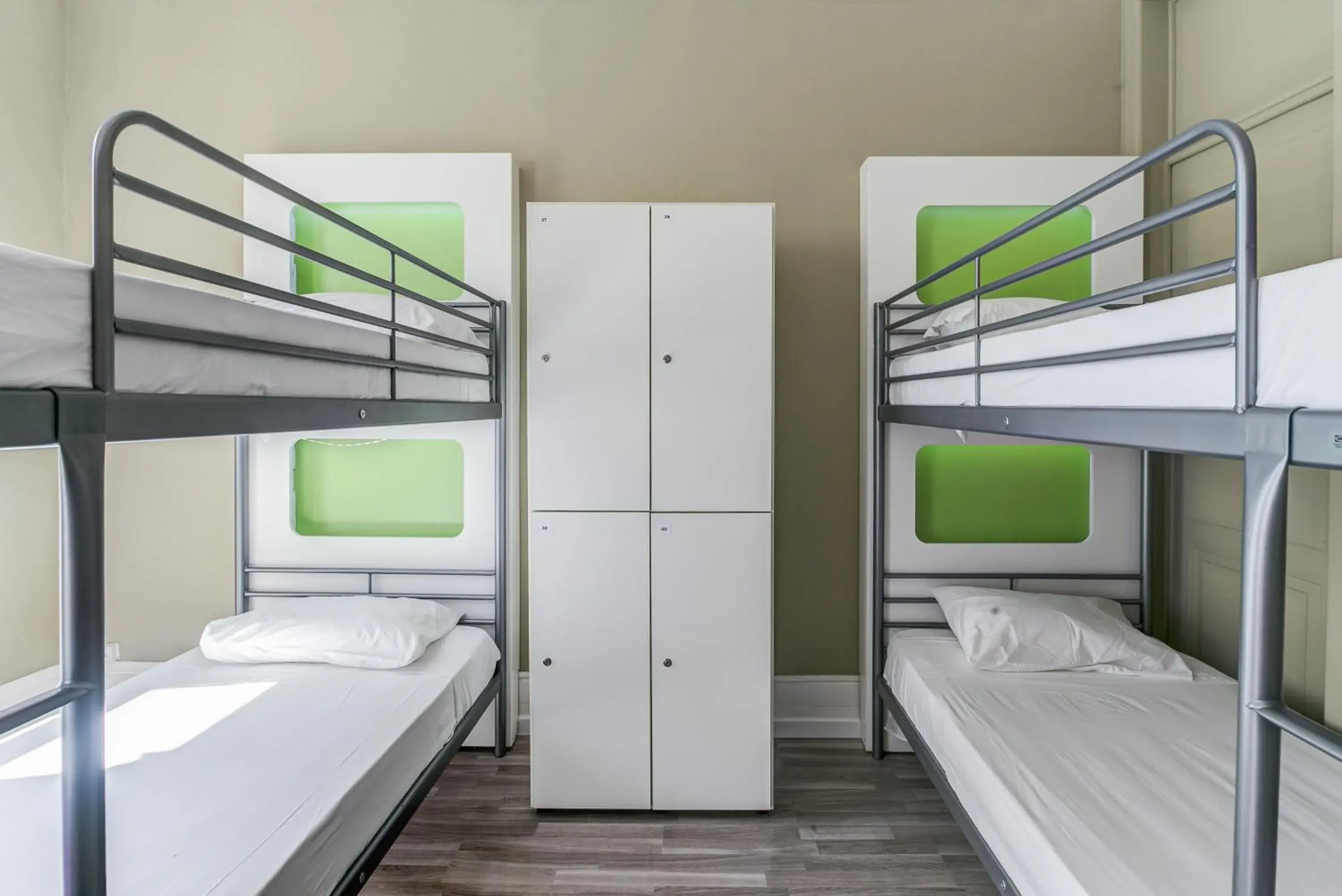 Bed in 4-Bed Mixed Dormitory Room in Hostel Seven Hills Bed in 4-Bed Mixed Dormitory Room in Hostel Seven Hills