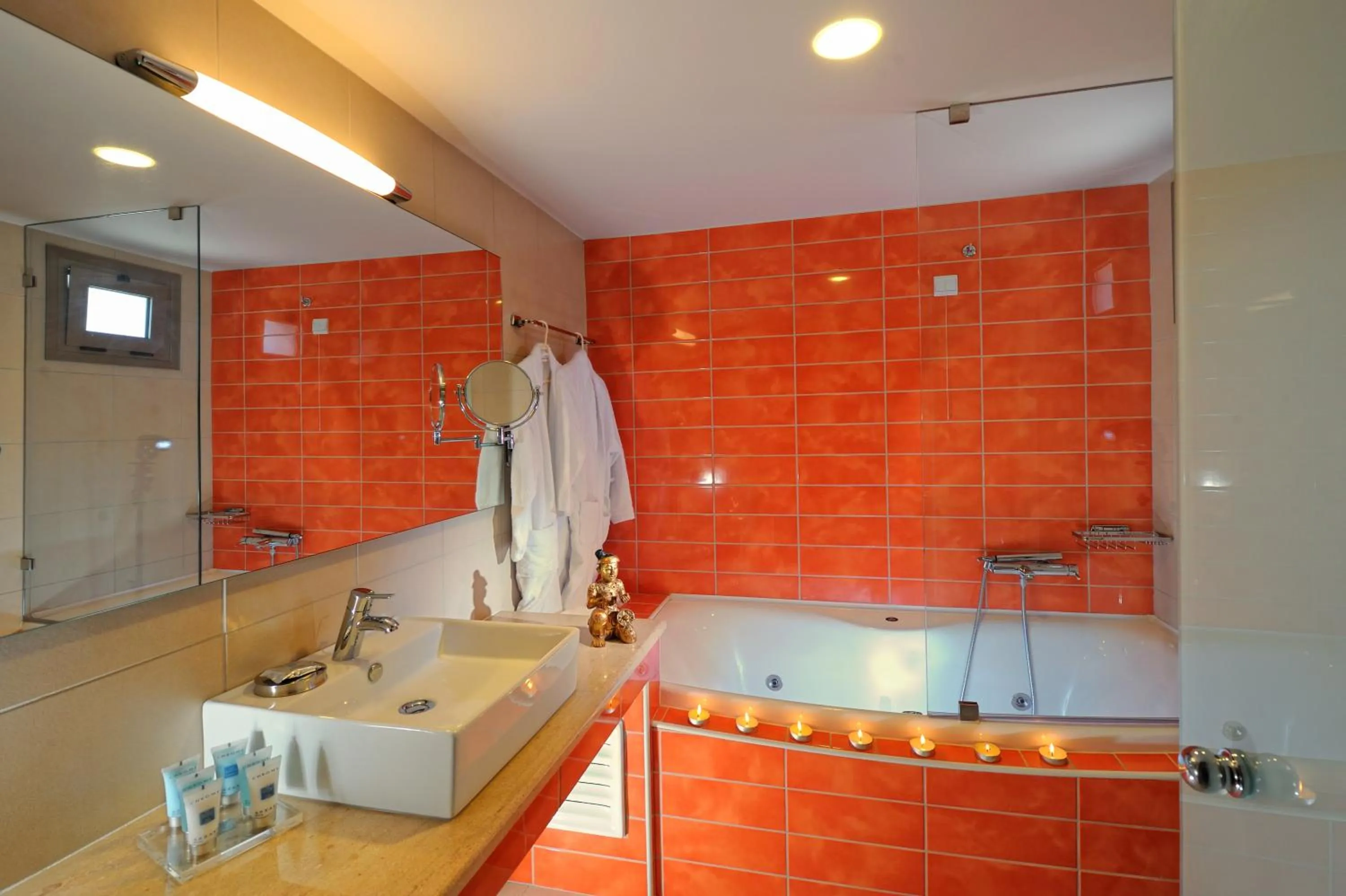 Bathroom in Royal Heights Resort Villas & Spa