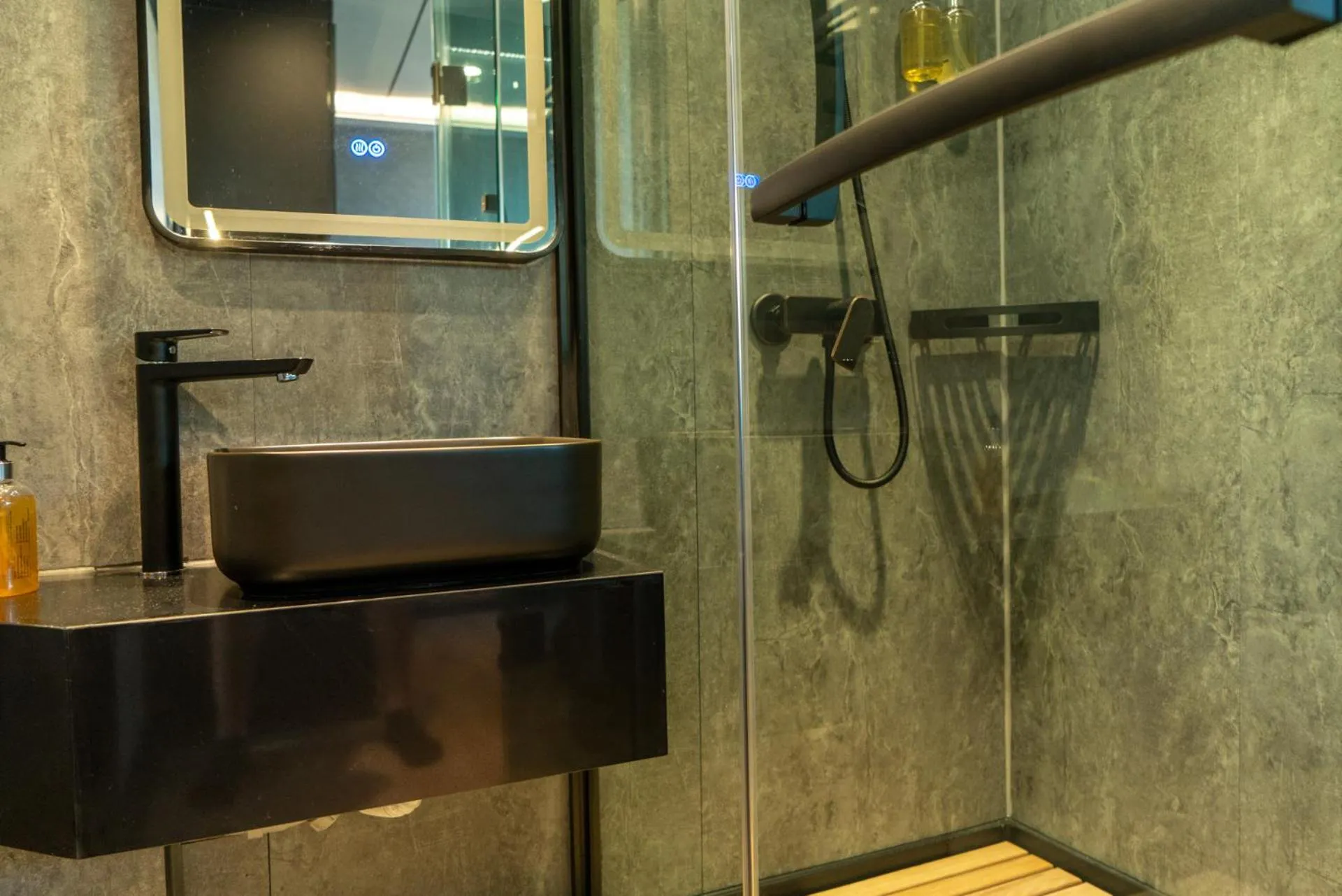 Shower in Skårungen - Hotel, Cabins and Camping