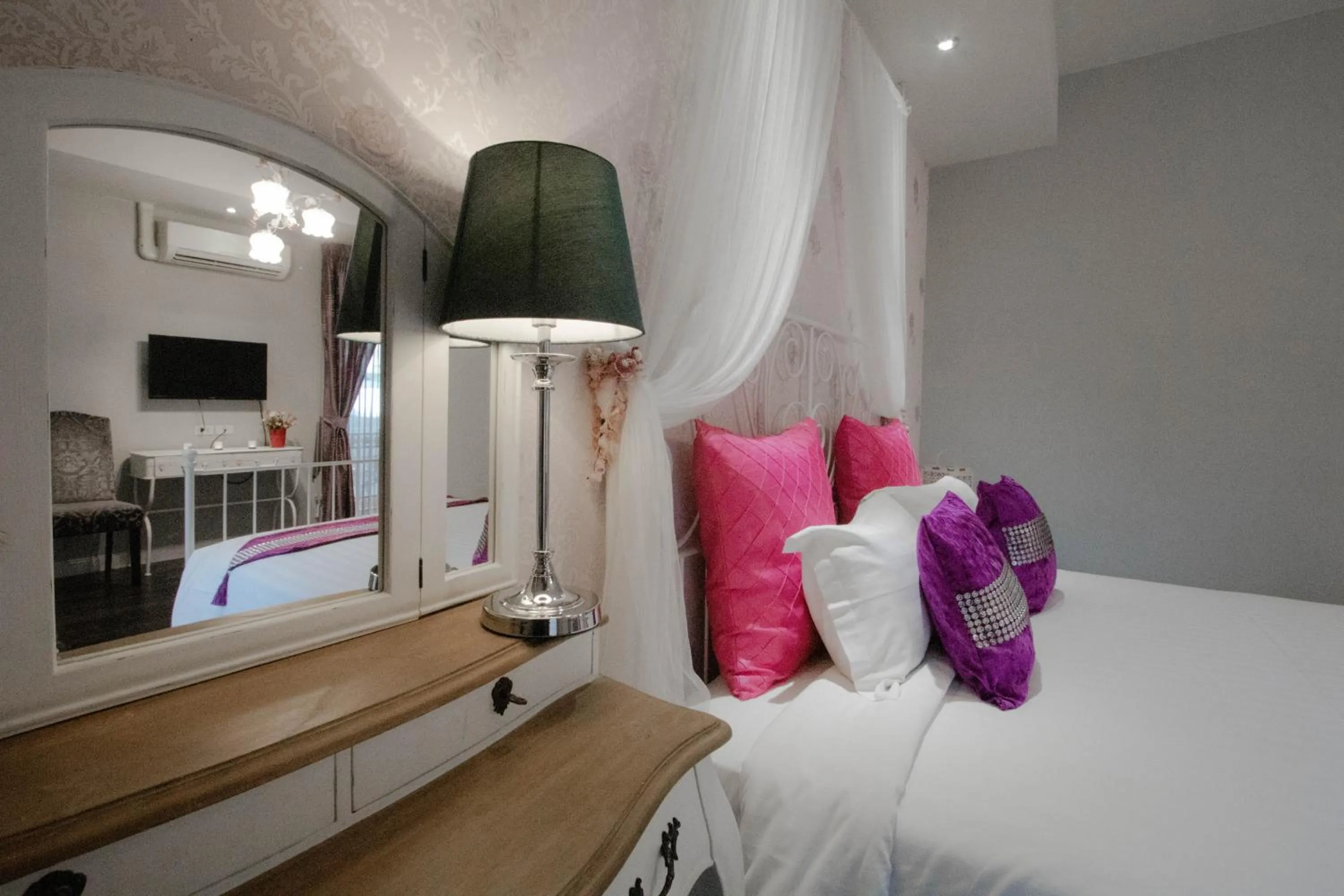 Photo of the whole room, Bed in The Star of Sathorn