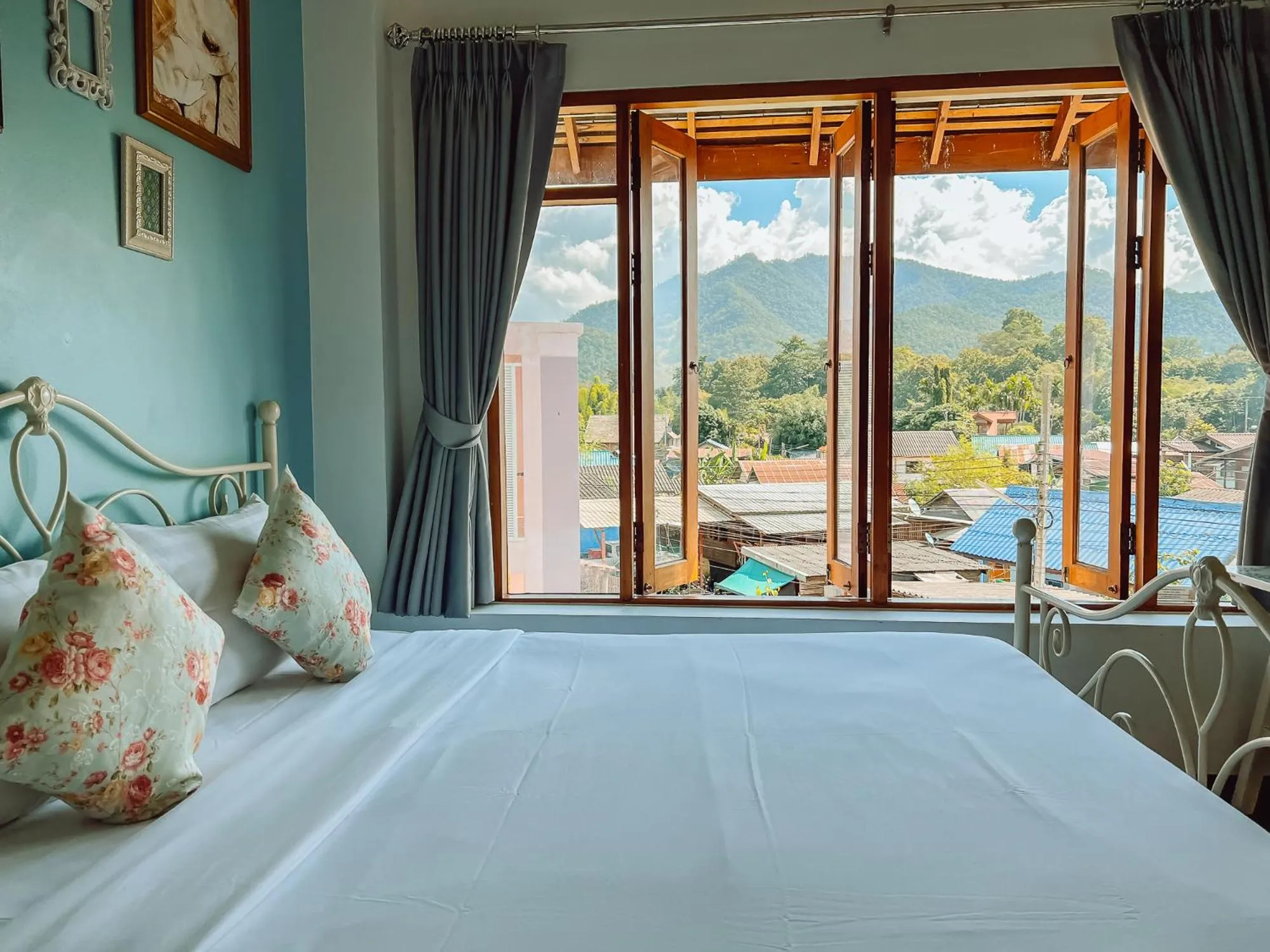 City view, Bed in Pai Cherkaew Boutique House