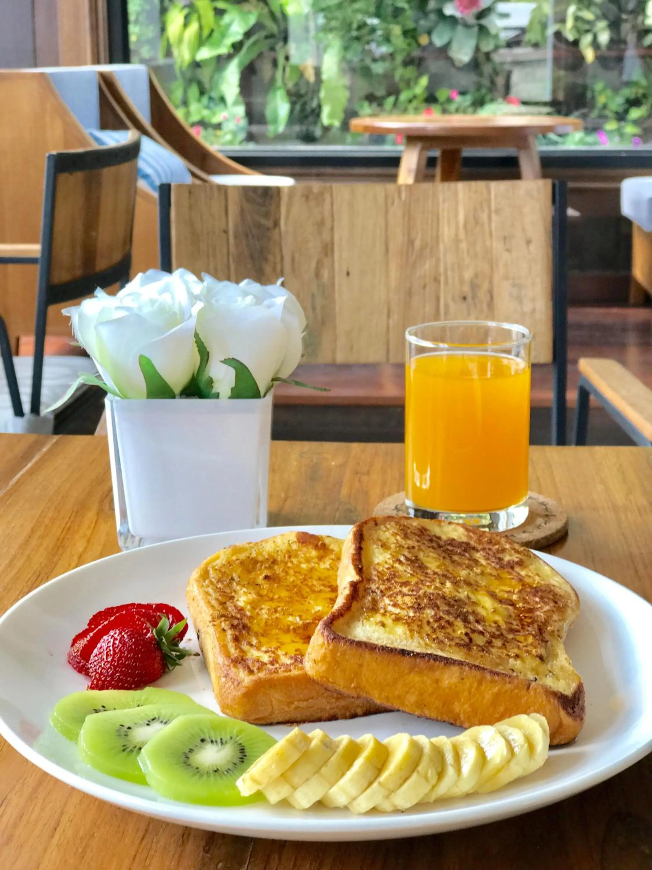 Restaurant/places to eat in Pai Cherkaew Boutique House