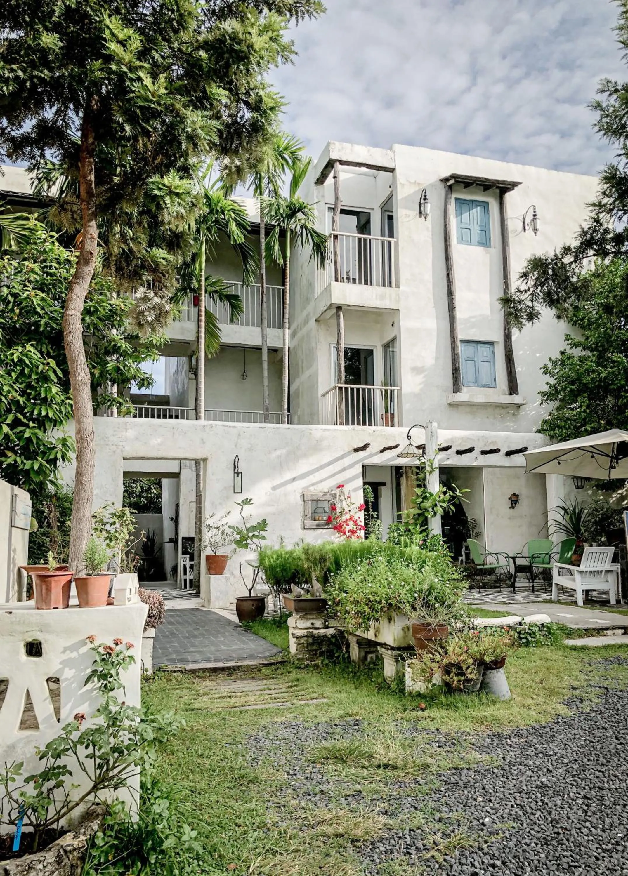 Property building in De Lit